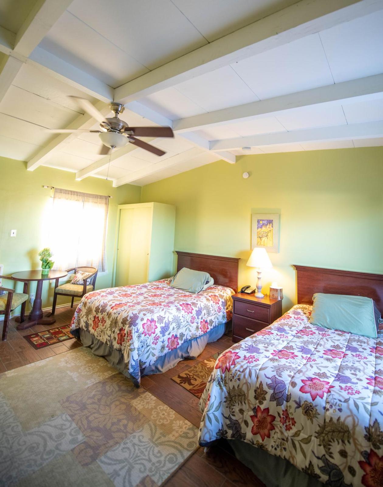 Standard Room w/ 2-full beds