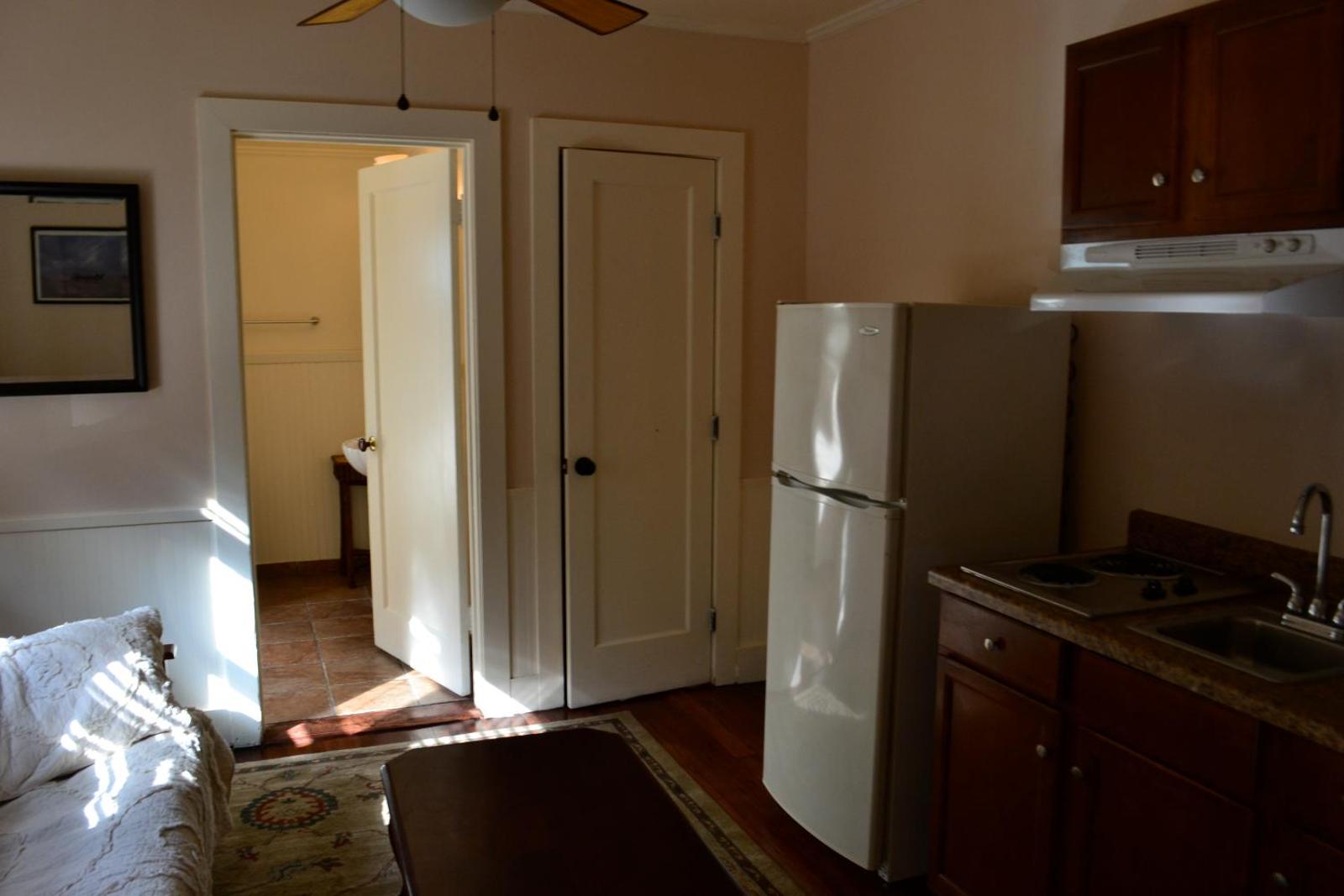 Guerneville Lodge Main image 1