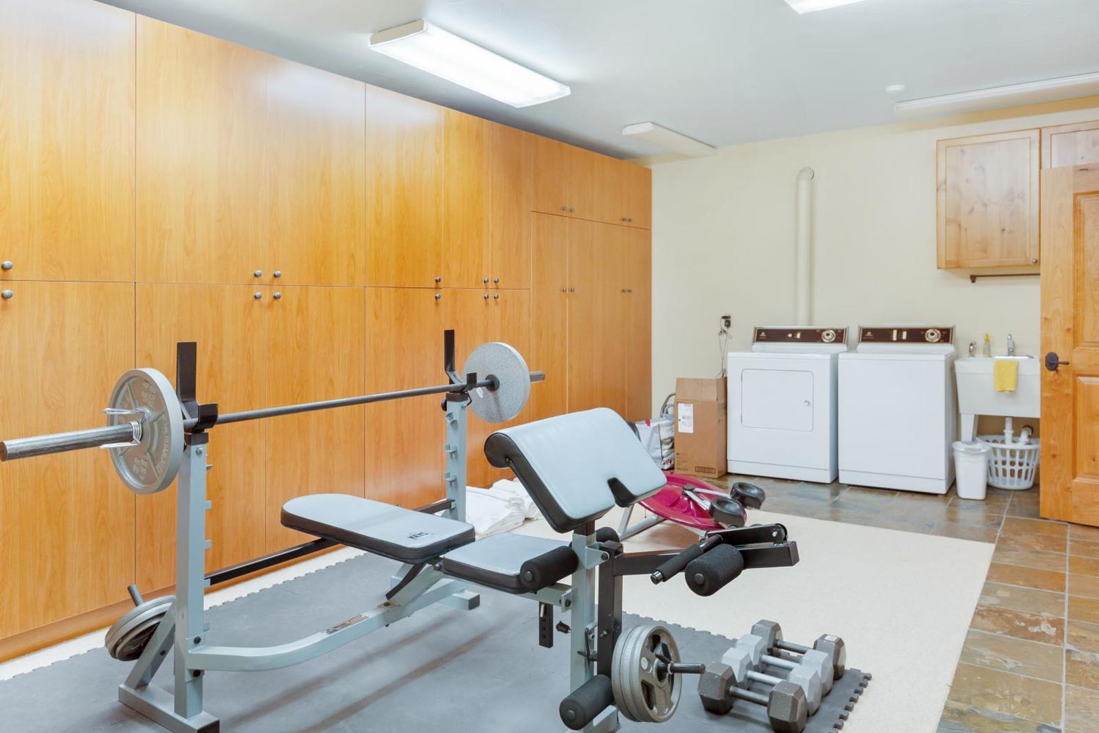 Popular attractions Area Nearby Property