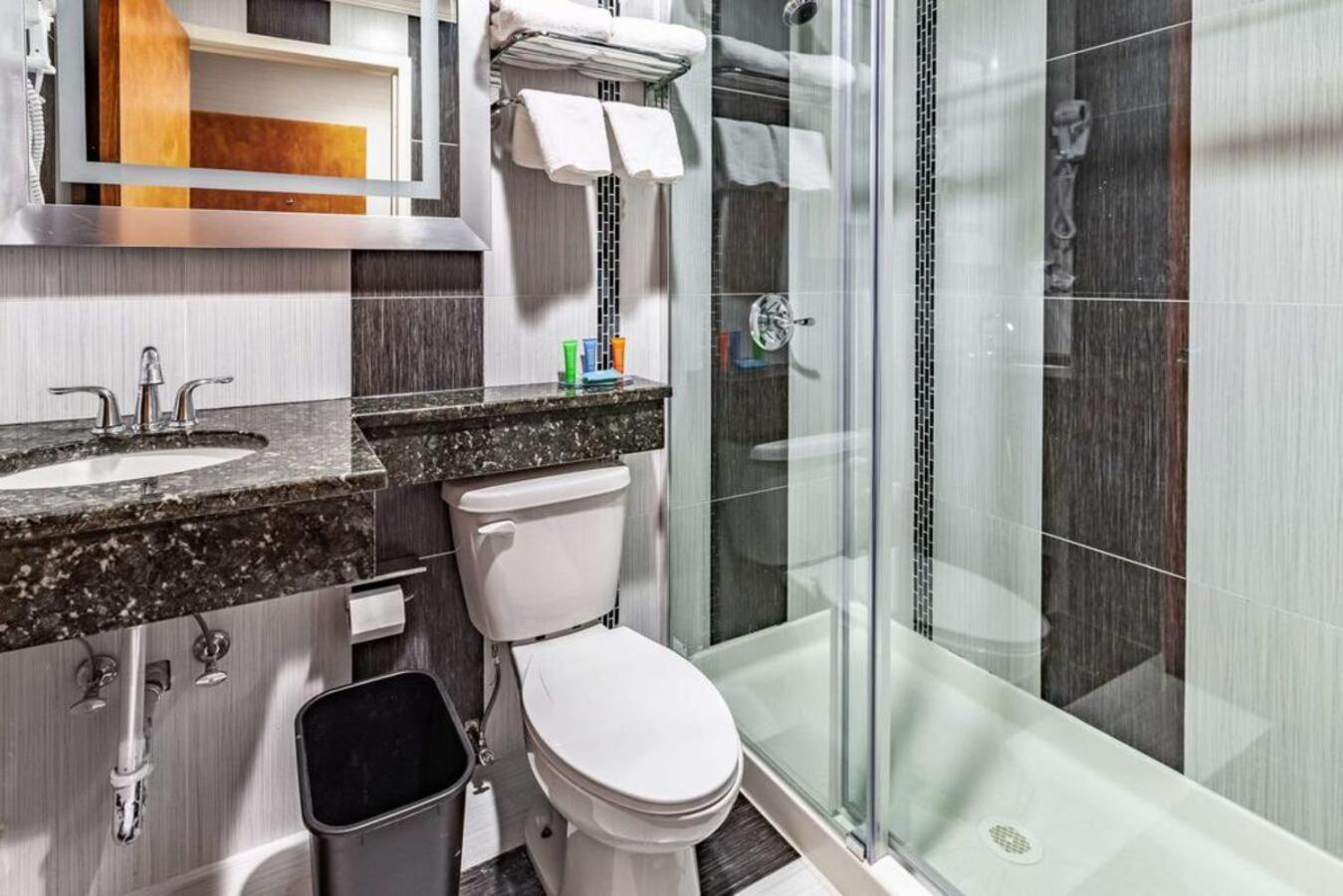 Popular attractions Area Nearby Property