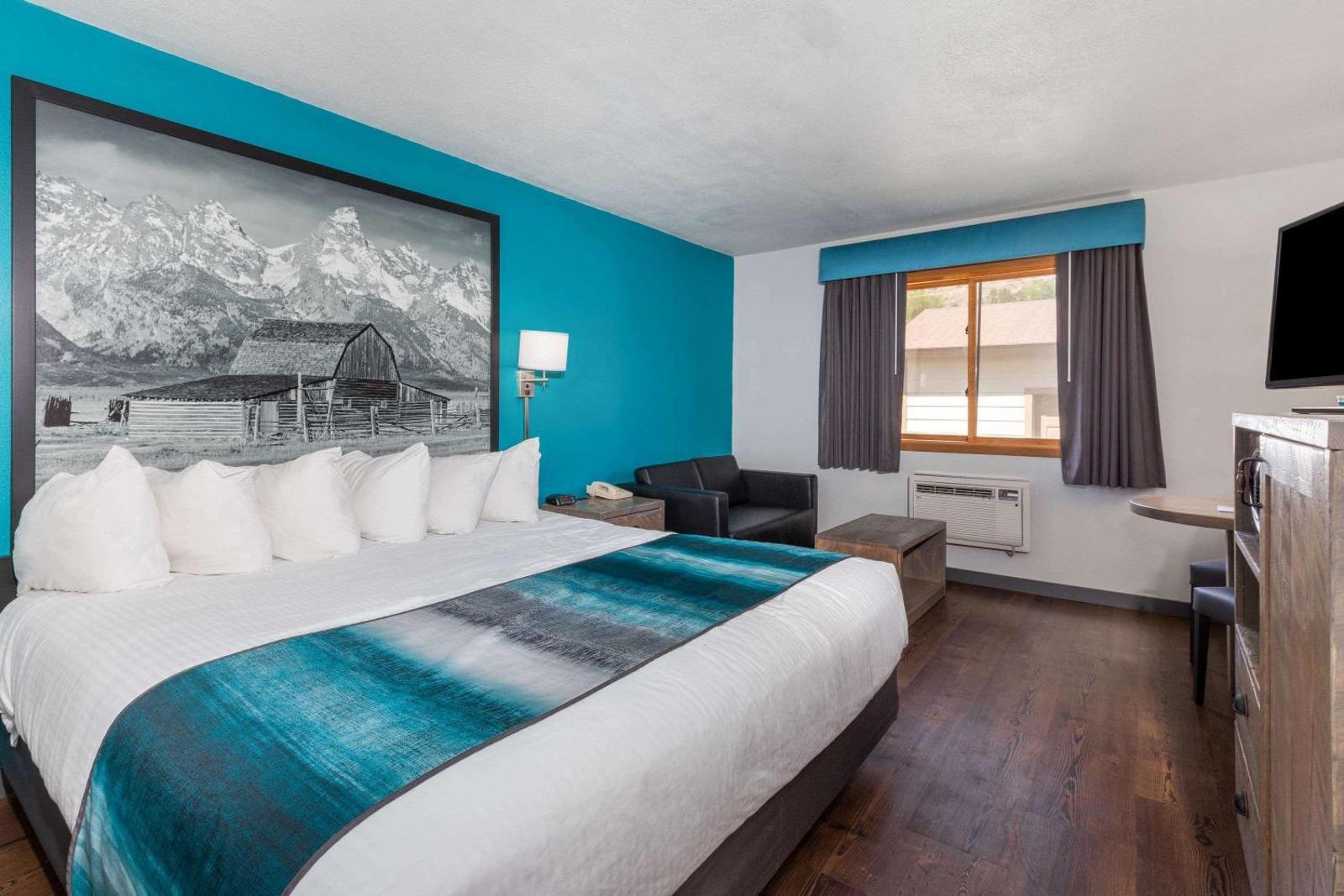 Popular attractions Area Nearby Property