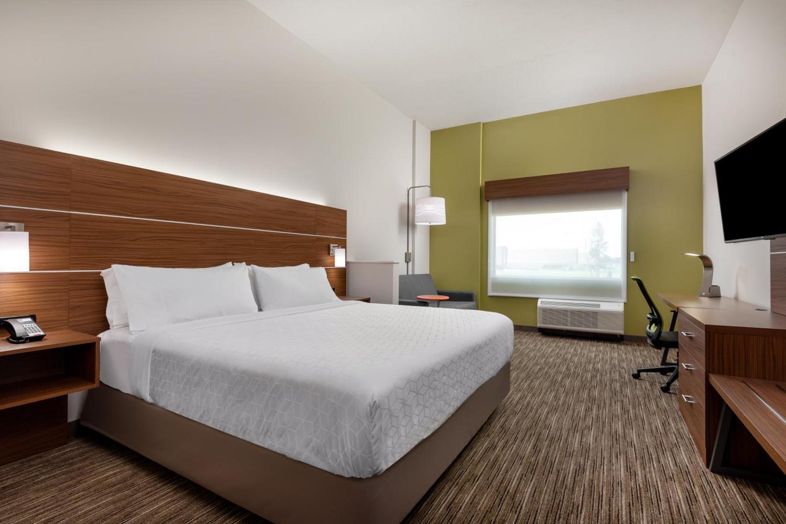 Holiday Inn Express & Suites - Punta Gorda an IHG Hotel Main image 2
