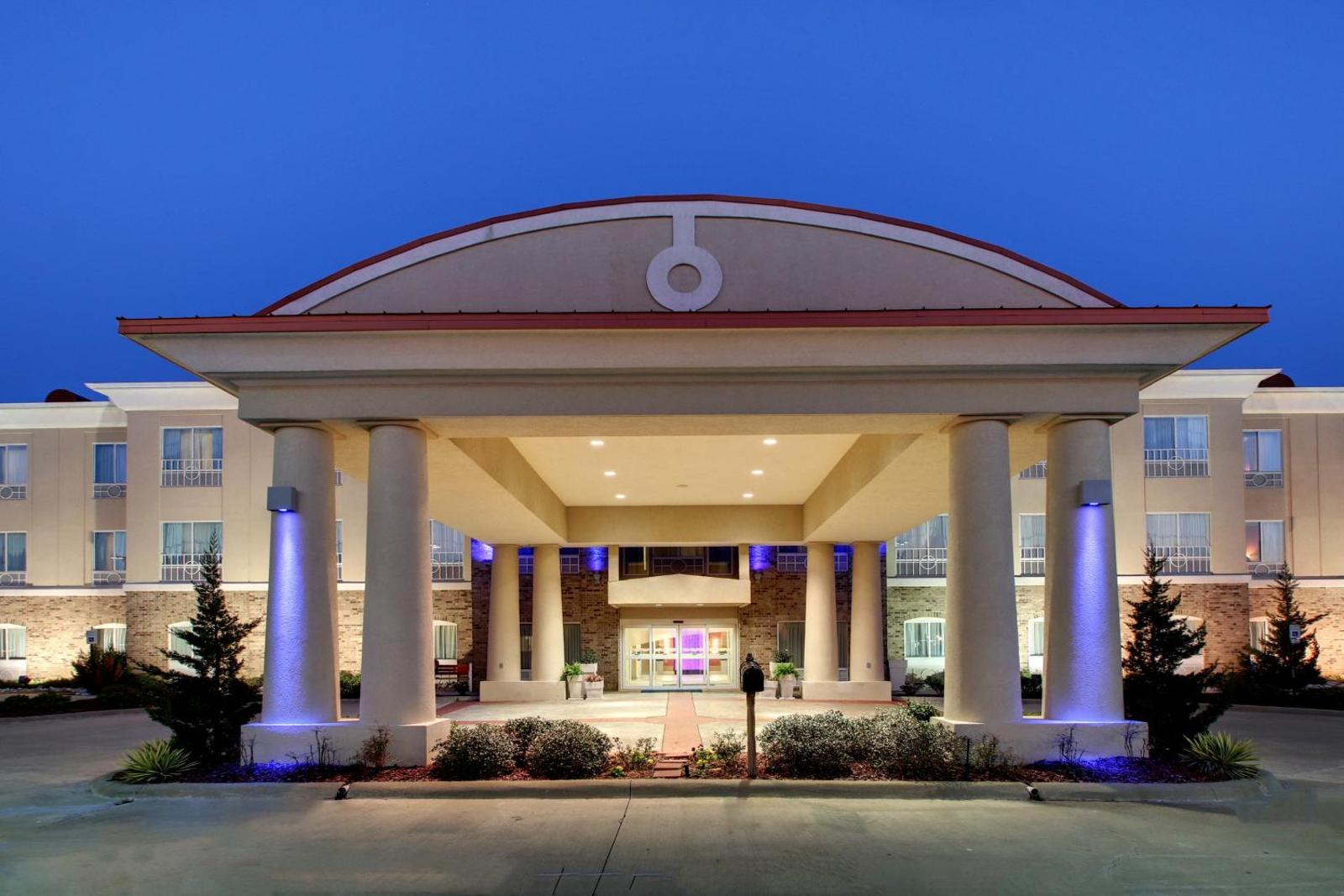 Holiday Inn Express Hotel Winona North