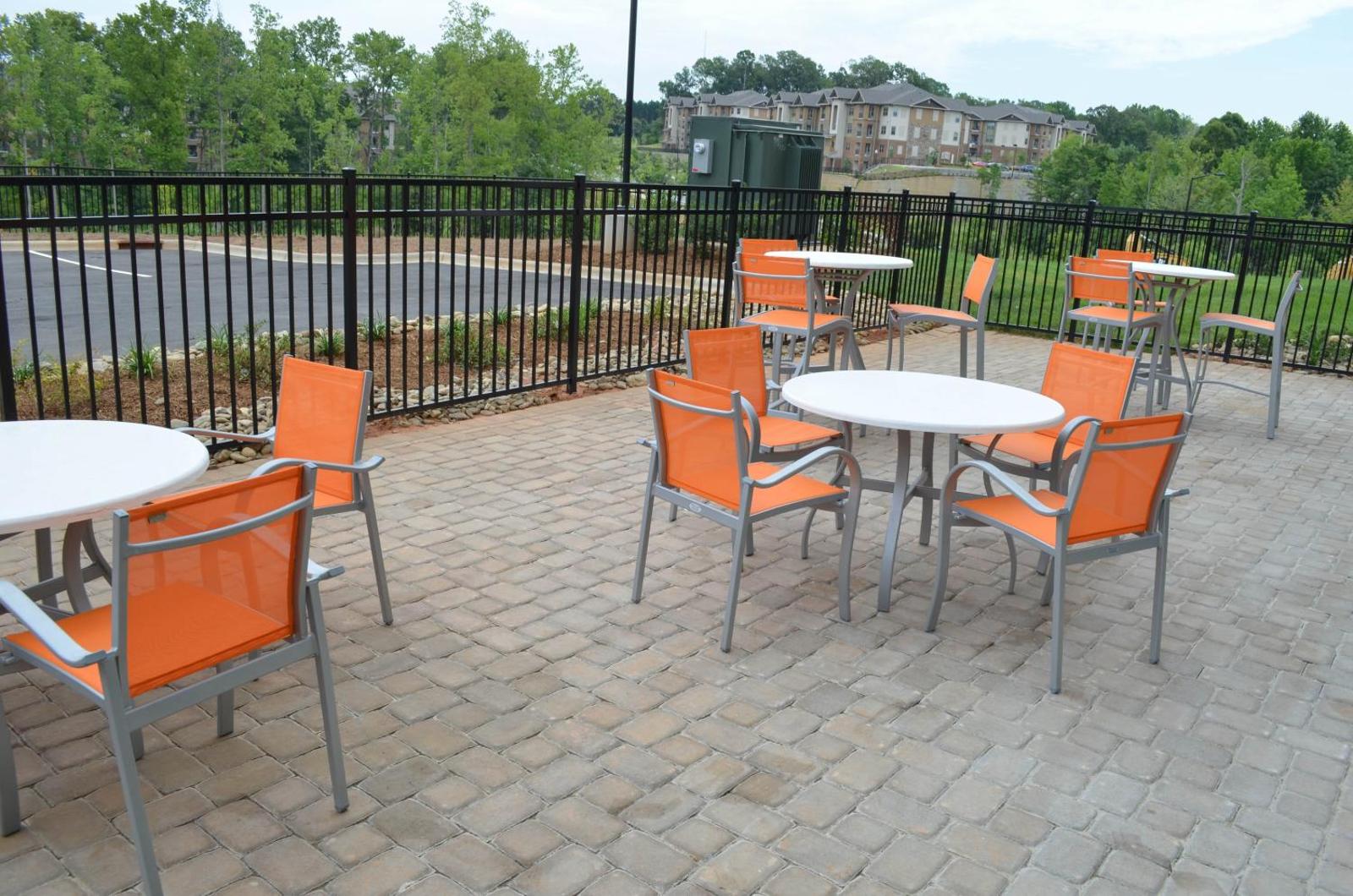 Holiday Inn Express & Suites Raleigh Airport - Brier Creek an IHG Hotel Main image 2