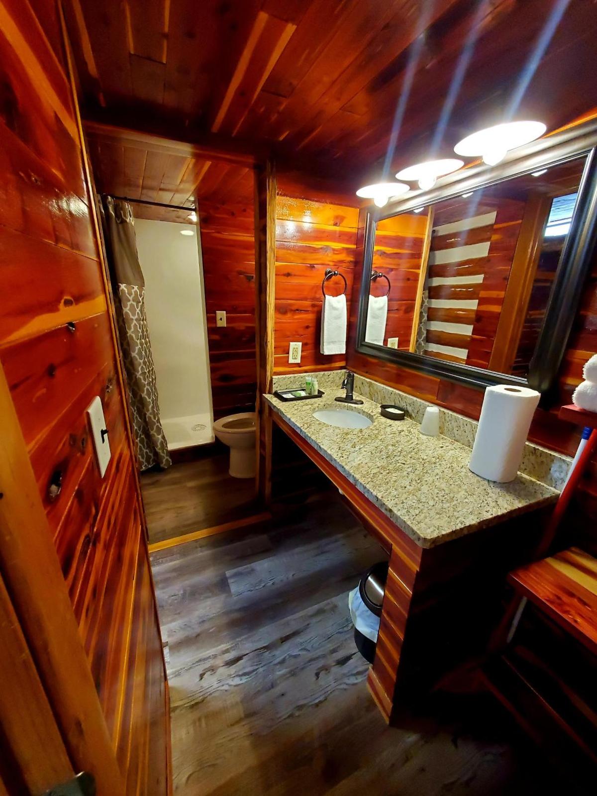 Log Cabin Inn Main image 1