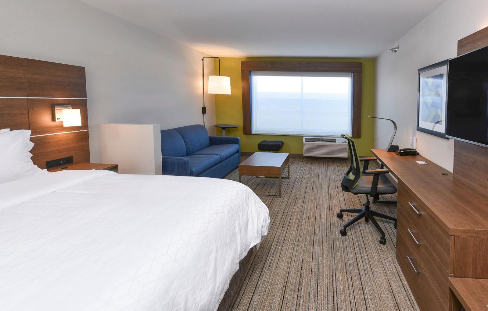 Holiday Inn Express & Suites - Madisonville an IHG Hotel Main image 2