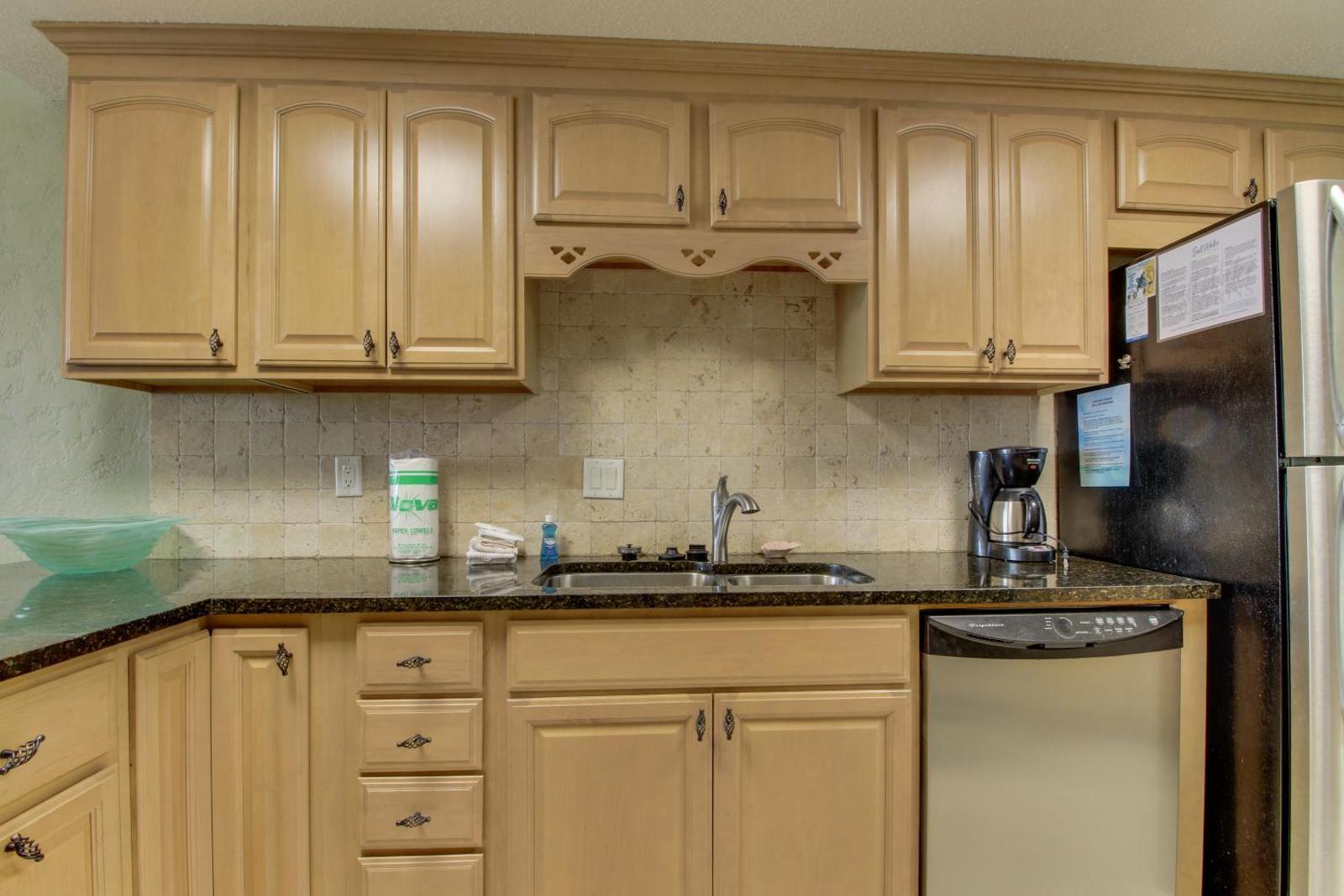 Popular attractions Area Nearby Property