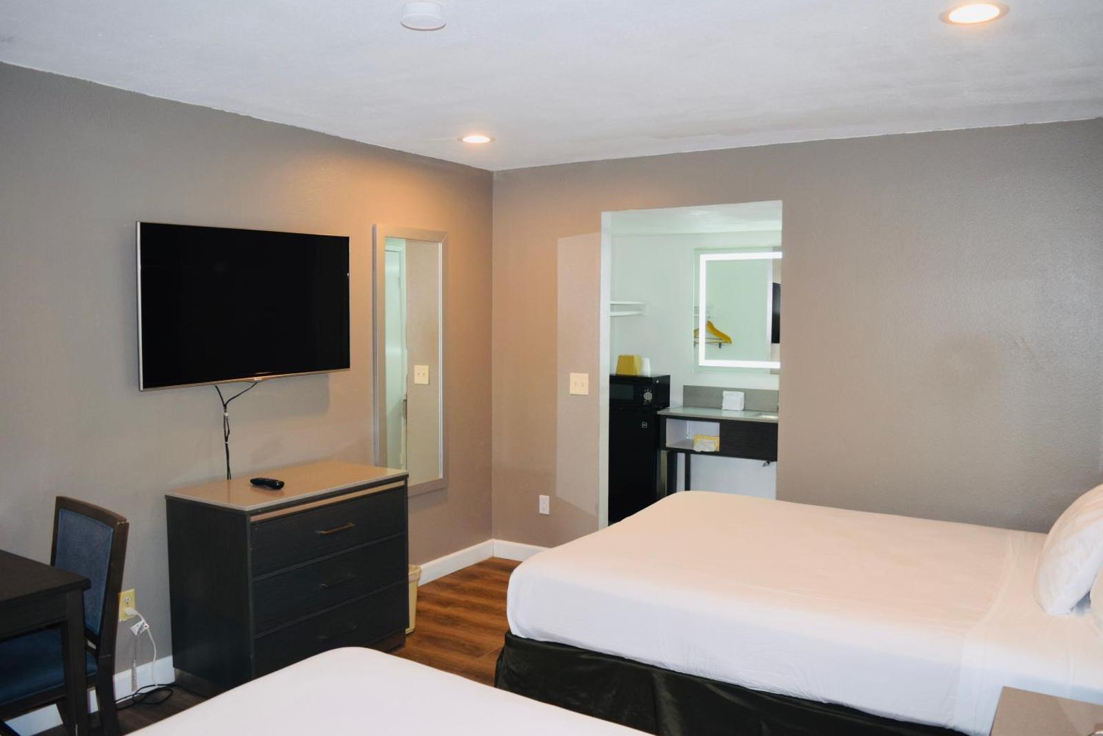 Queen Room with Two Queen Beds - Non-Smoking