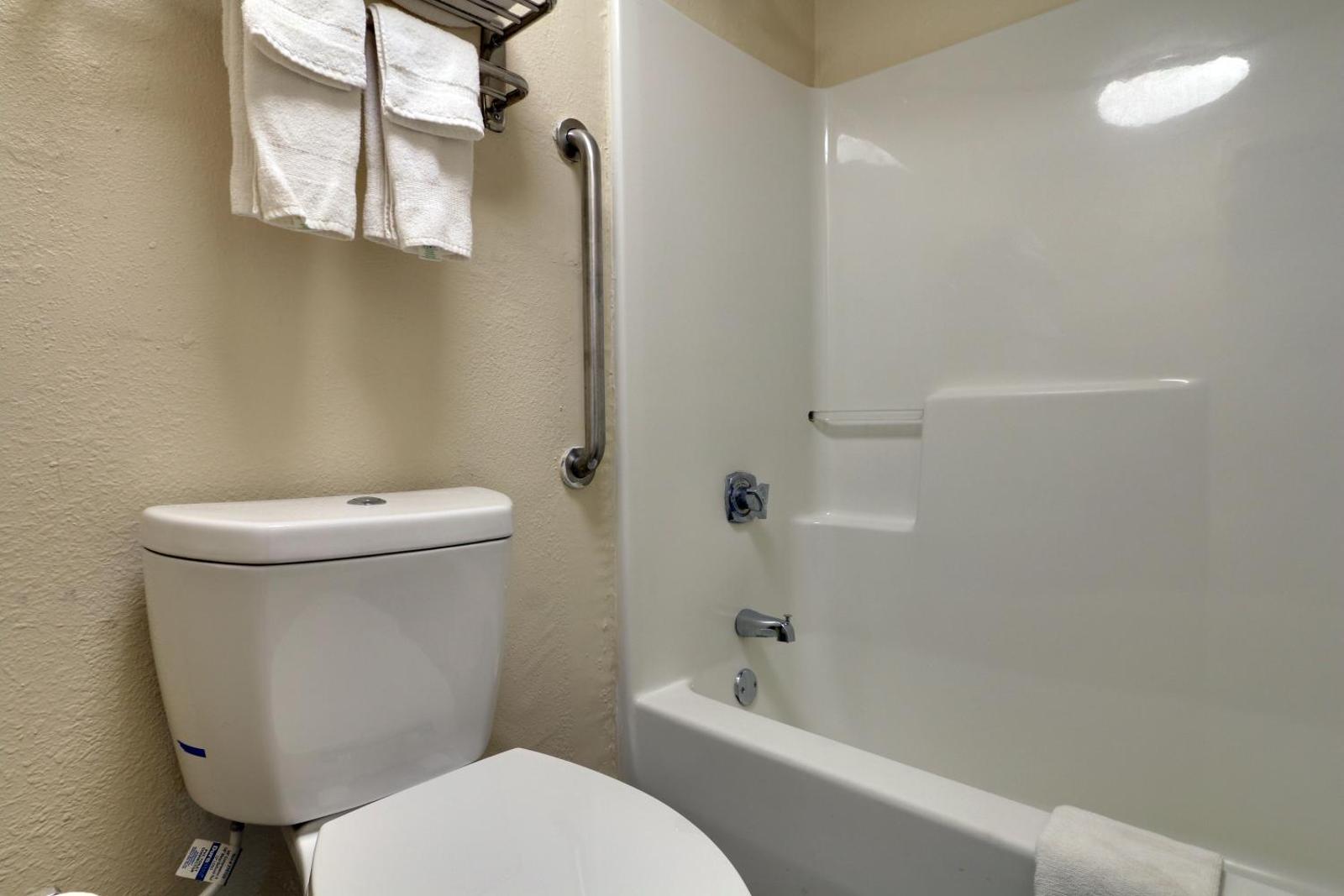 SureStay Hotel by Best Western Ridgeland Main image 1