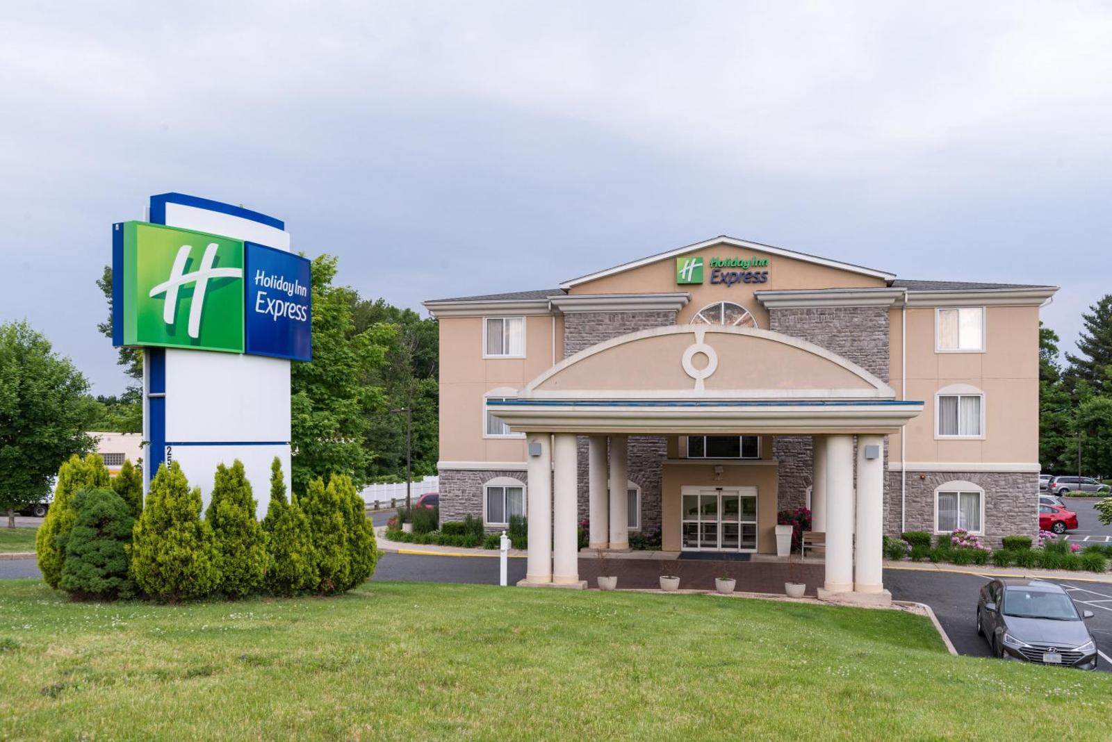 Holiday Inn Express Hartford-Newington