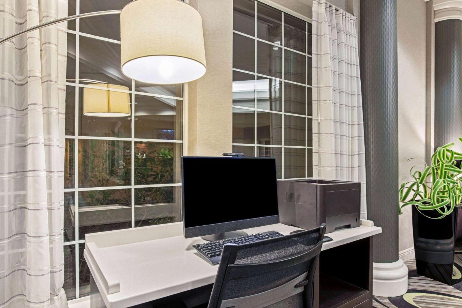 La Quinta by Wyndham Birmingham Homewood Main image 2