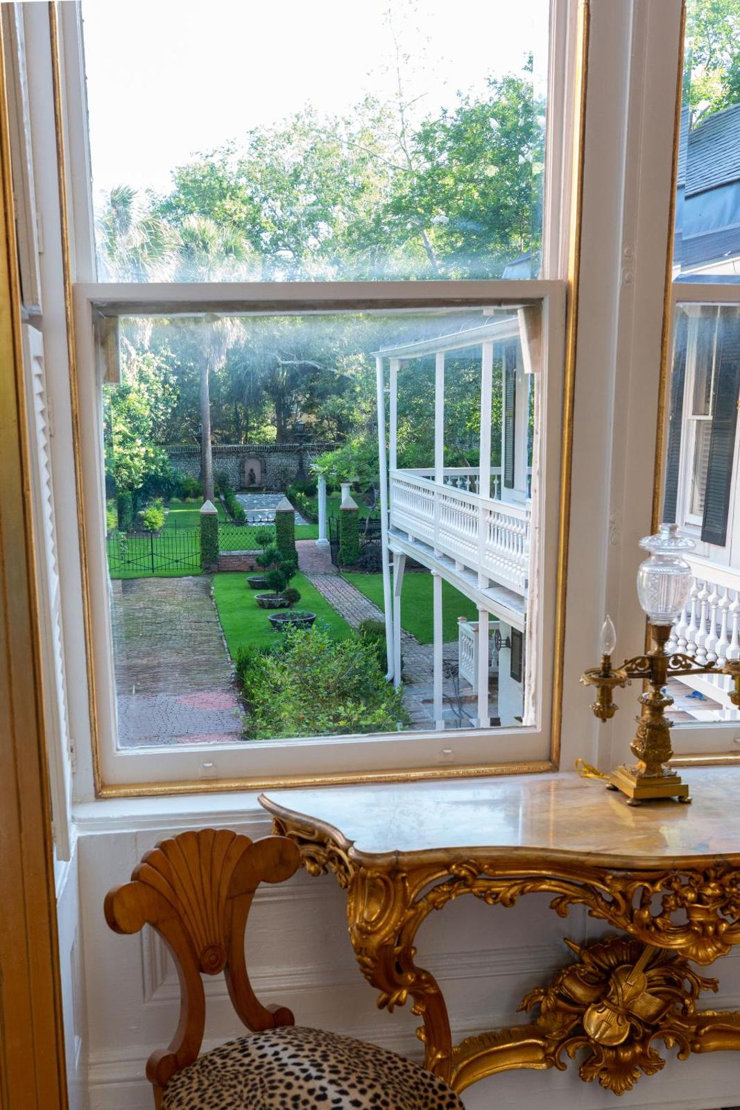 Popular attractions Area Nearby Property