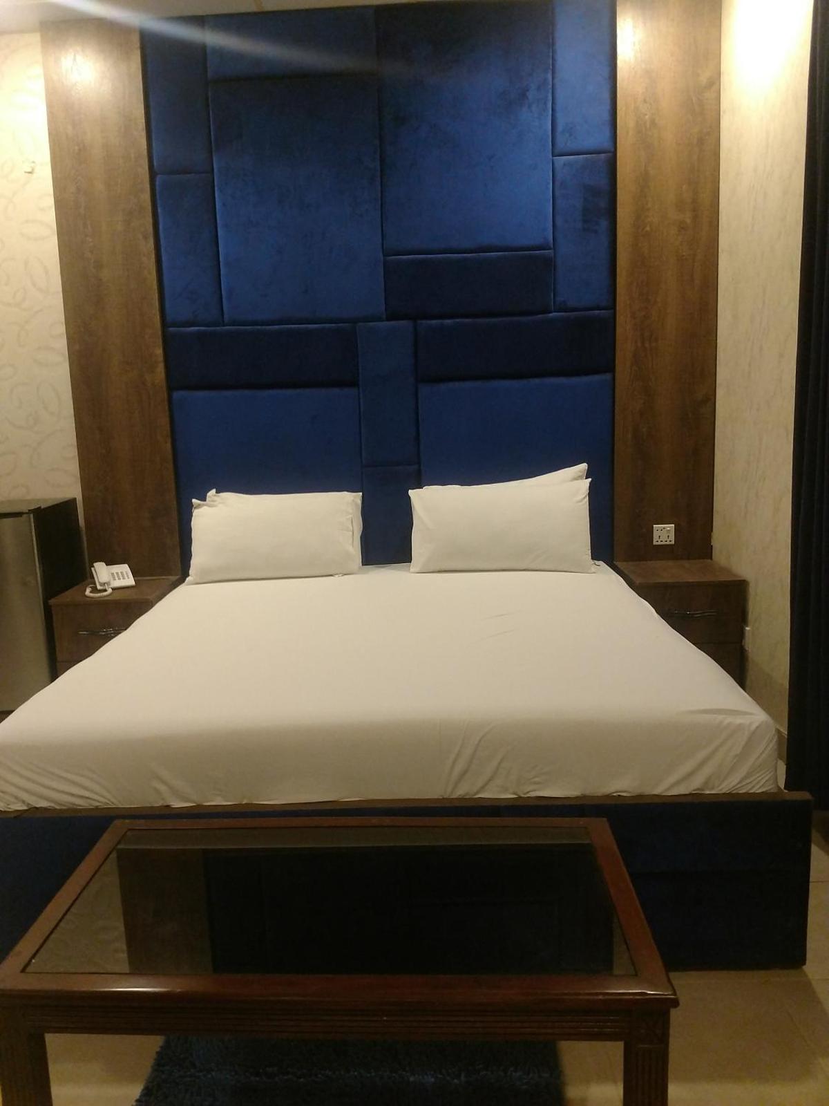 Hotel Comfort INN (R)