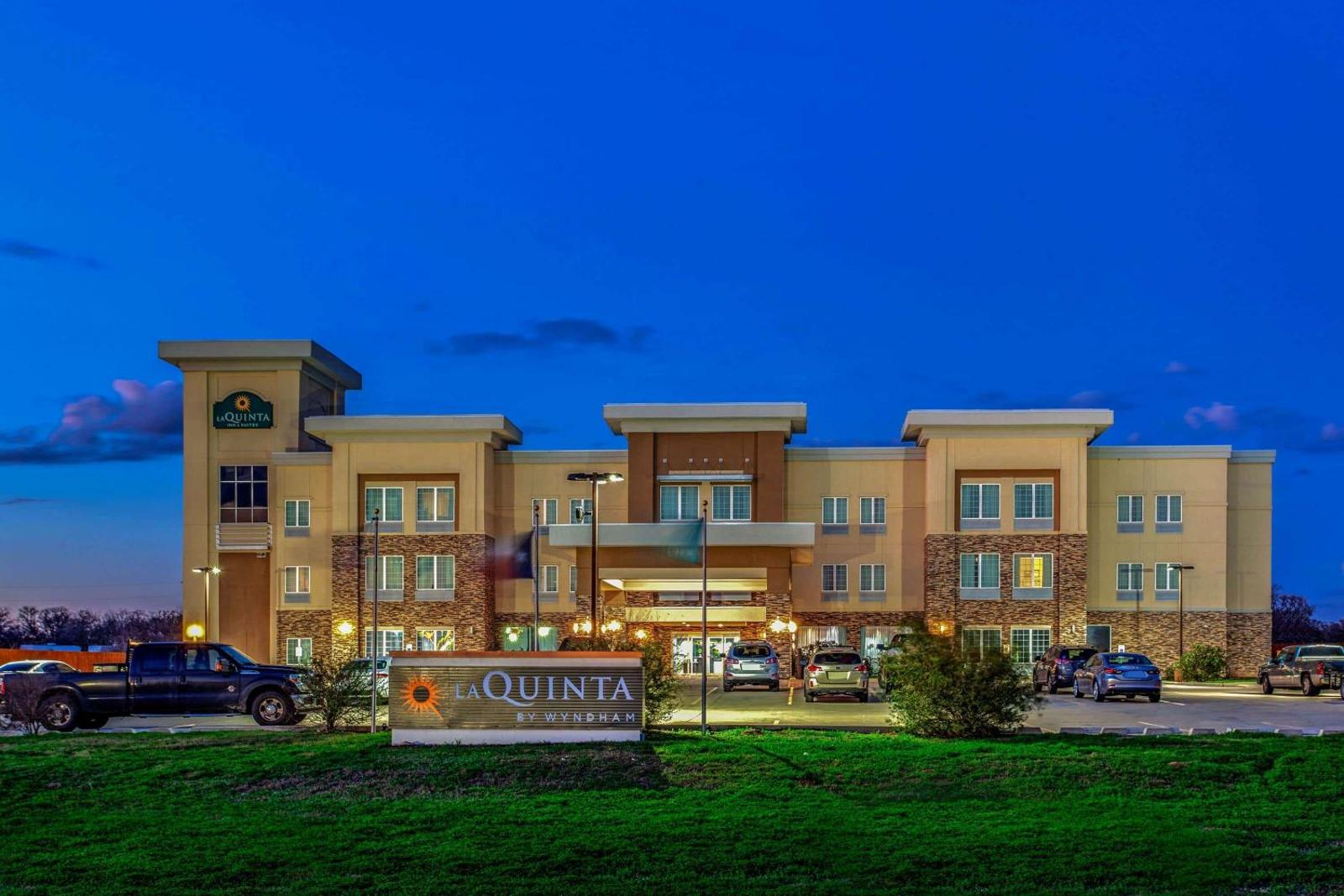 La Quinta Inn & Suites Luling