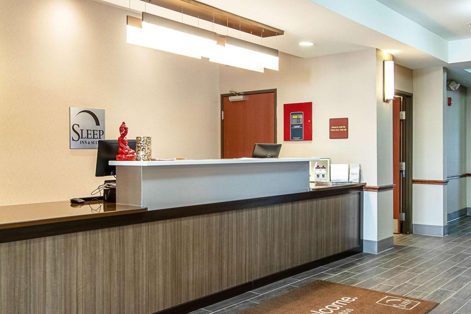 Popular attractions Area Nearby Property