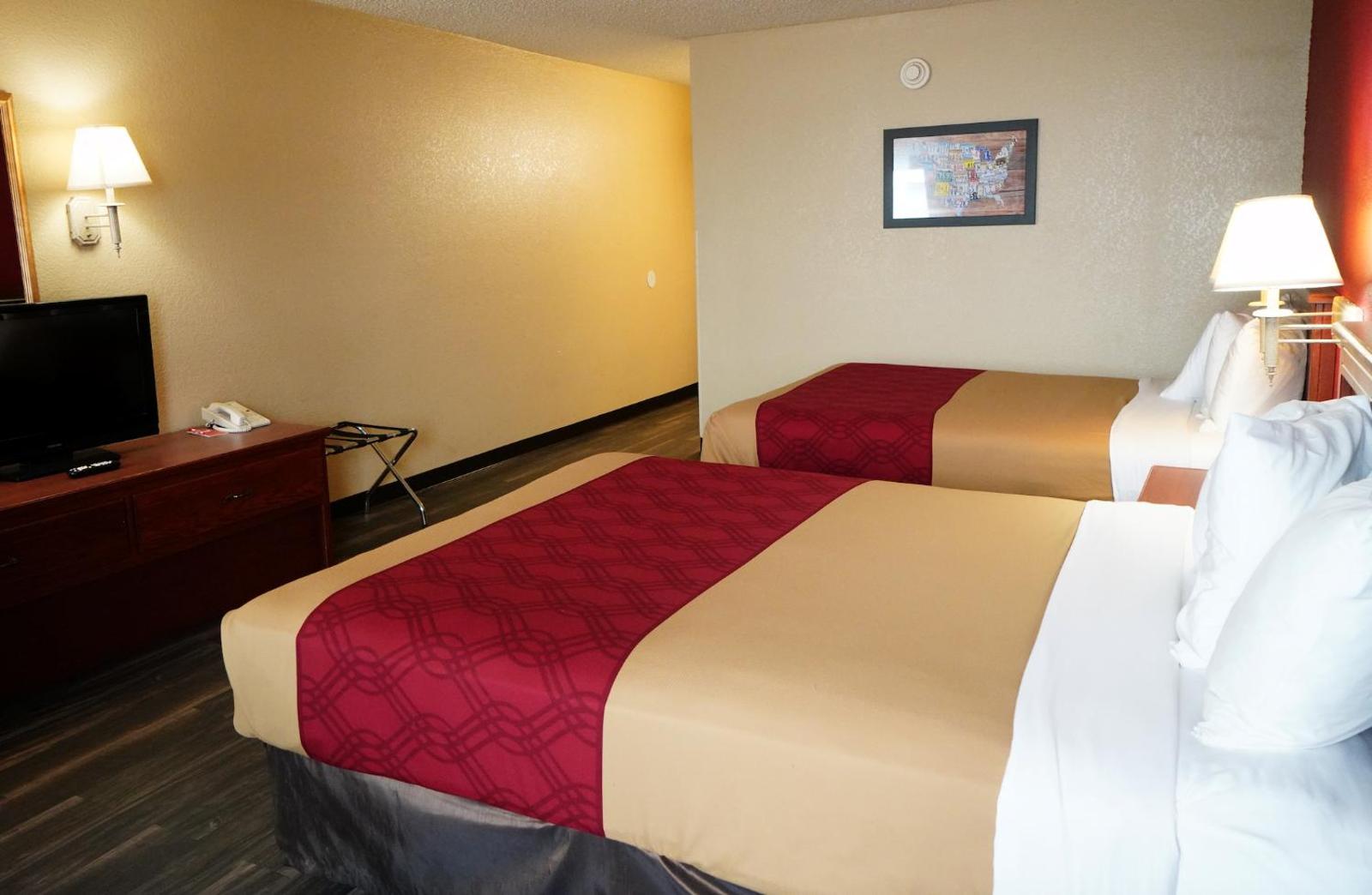Econo Lodge Inn & Suites Kearney Main image 2