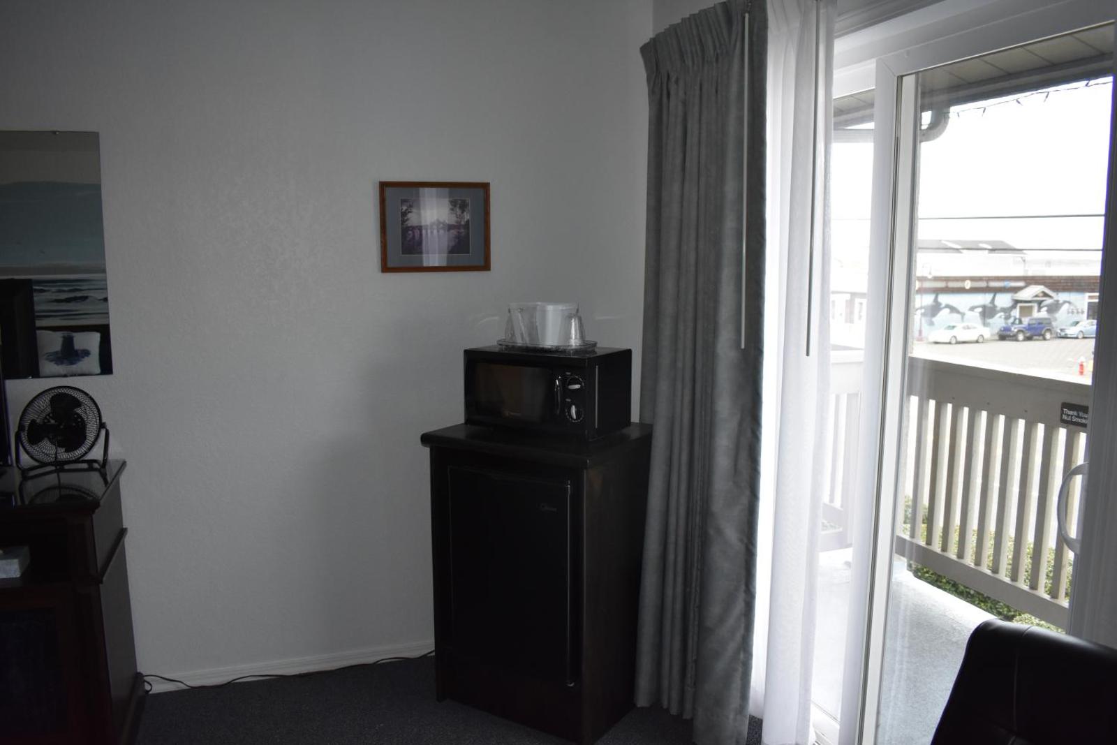 Lighthouse Cove Inn Main image 1