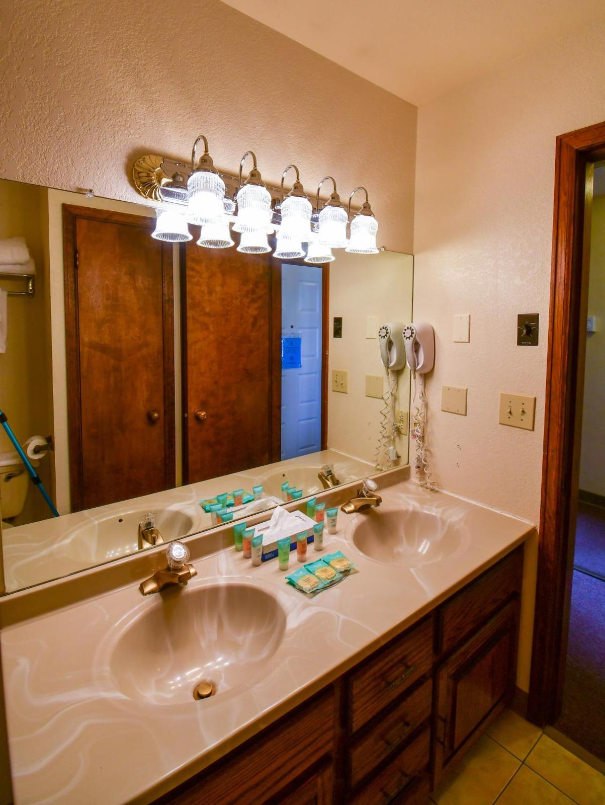 The Inn at Silvercreek Main image 2