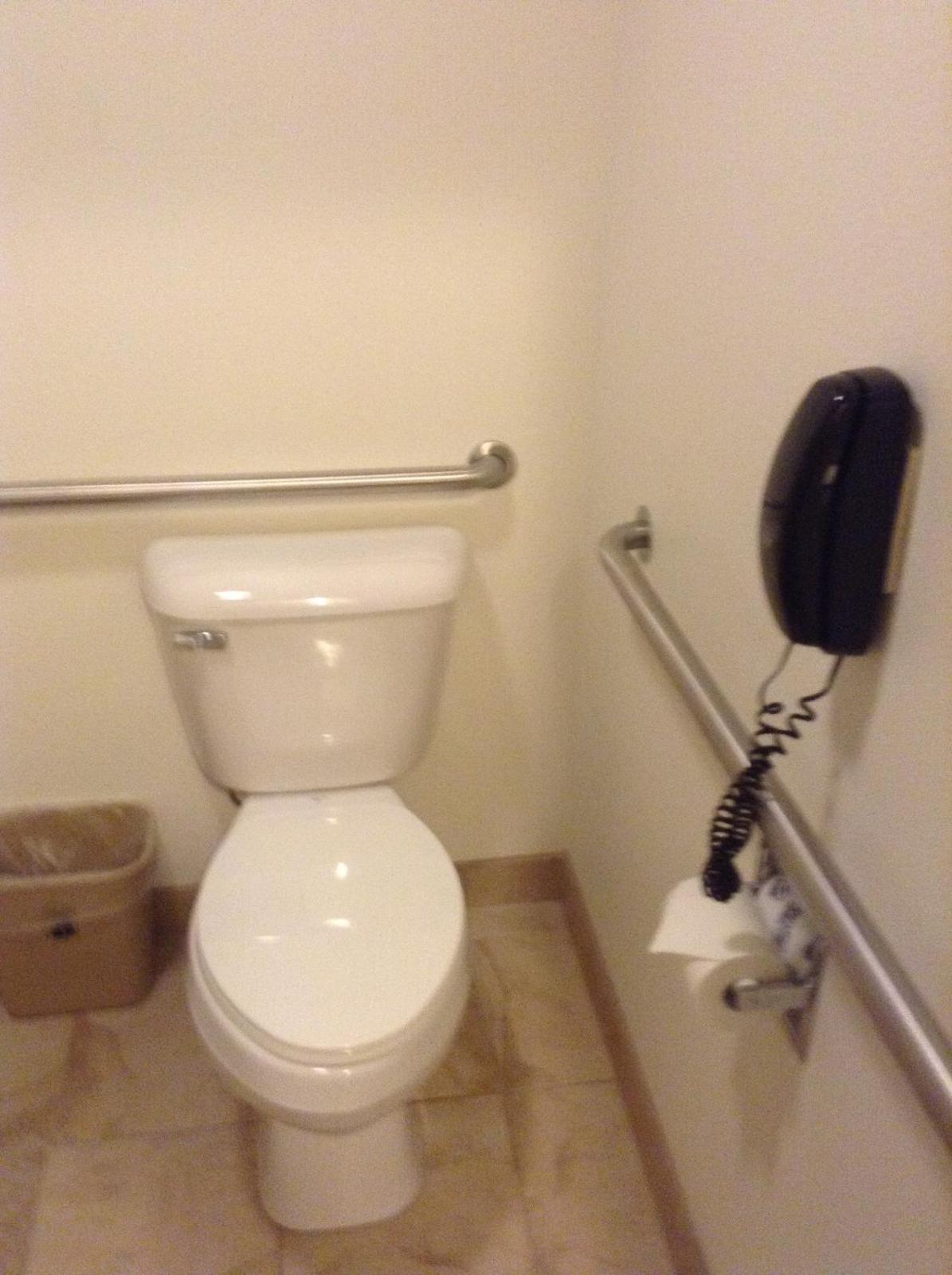 Super 8 by Wyndham Cedar Falls Main image 1