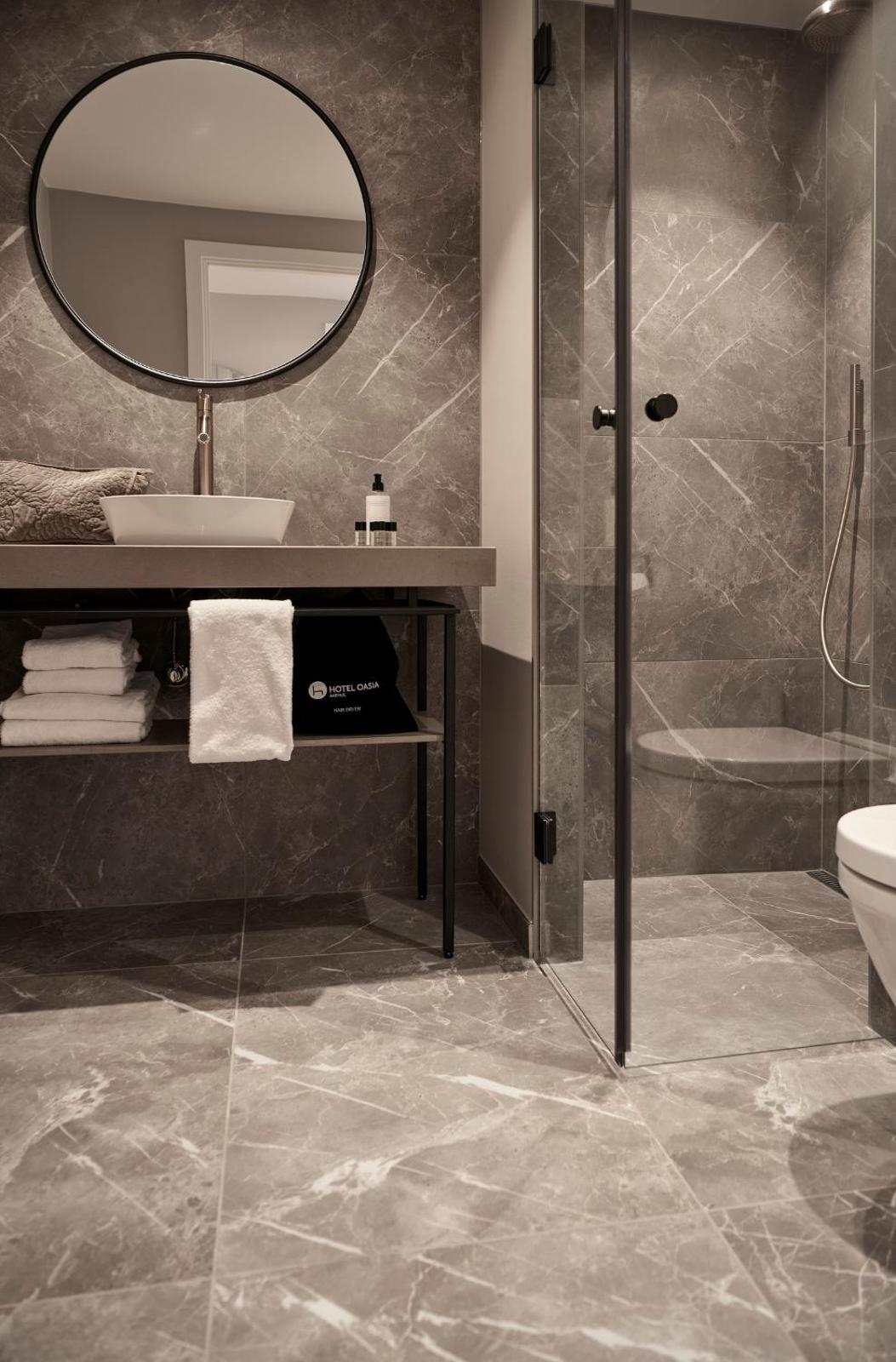 Deluxe (High) Double Room