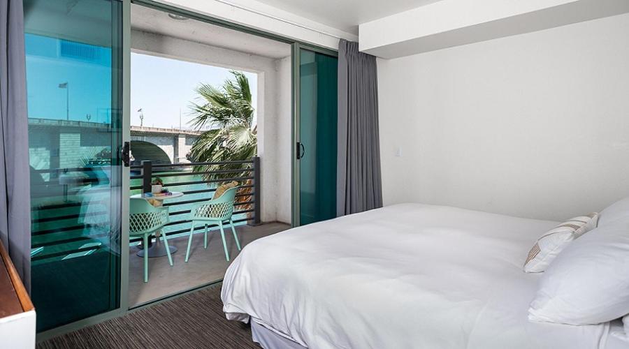 Luxury King Room