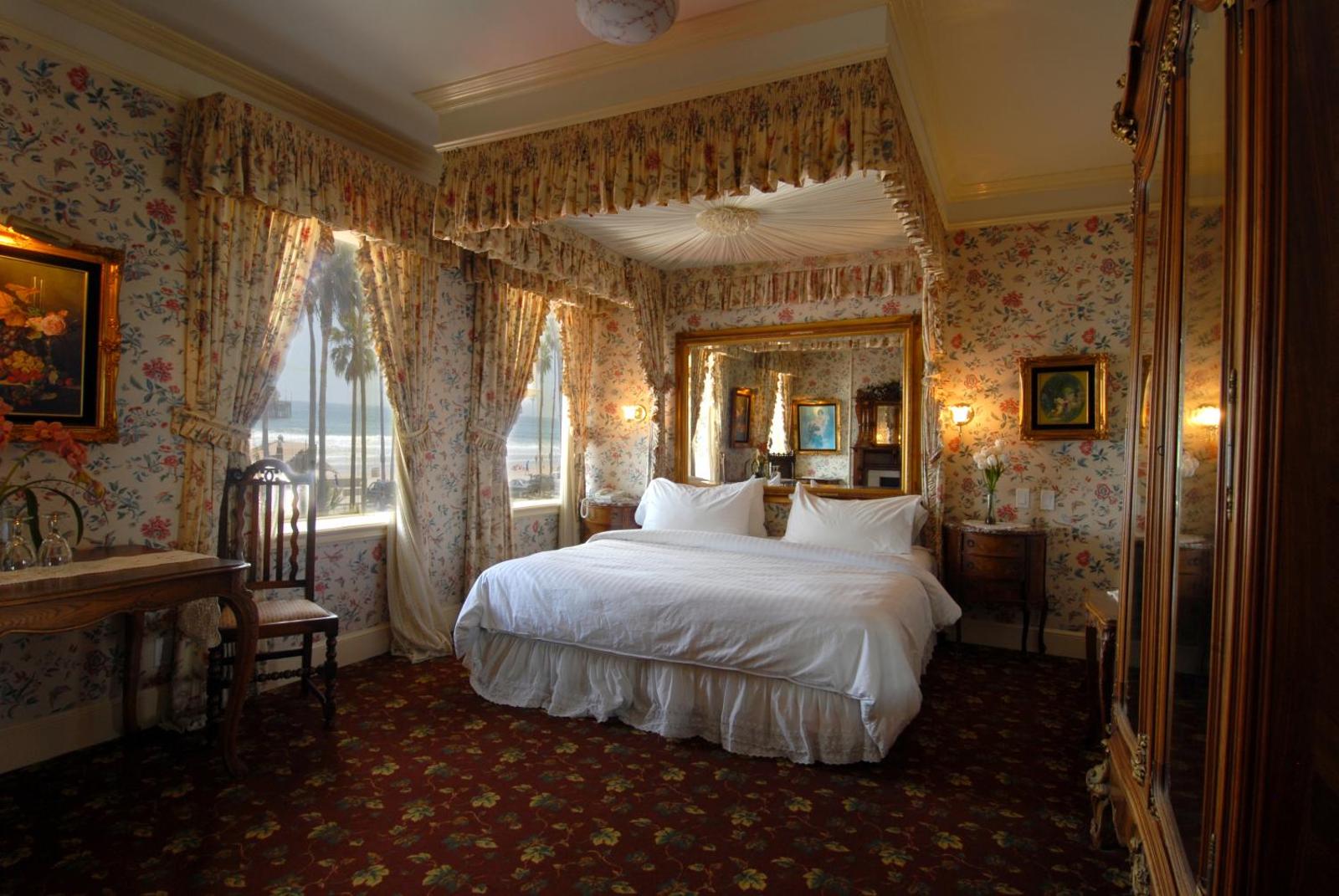 Doryman's Oceanfront Inn Main image 2