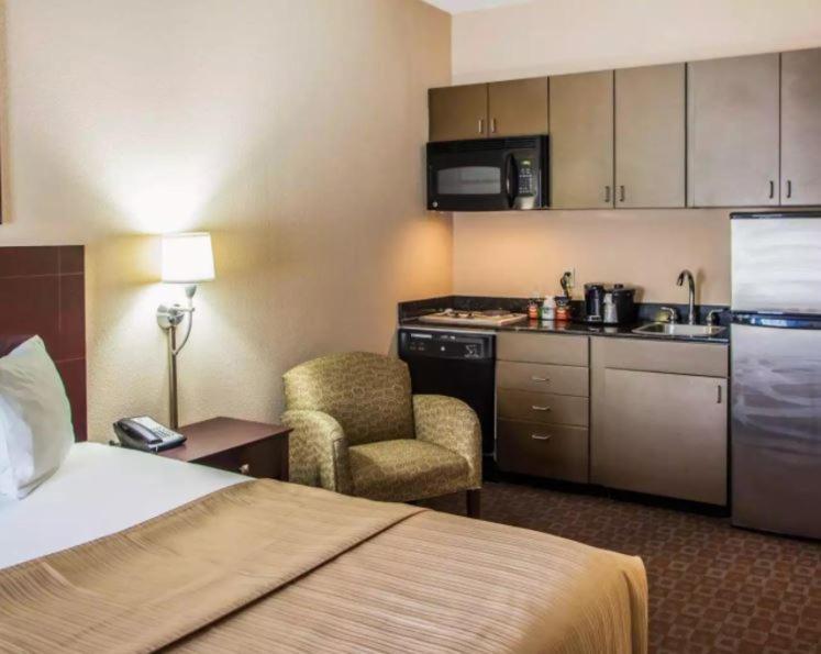 Quality Inn & Suites Peoria Main image 1