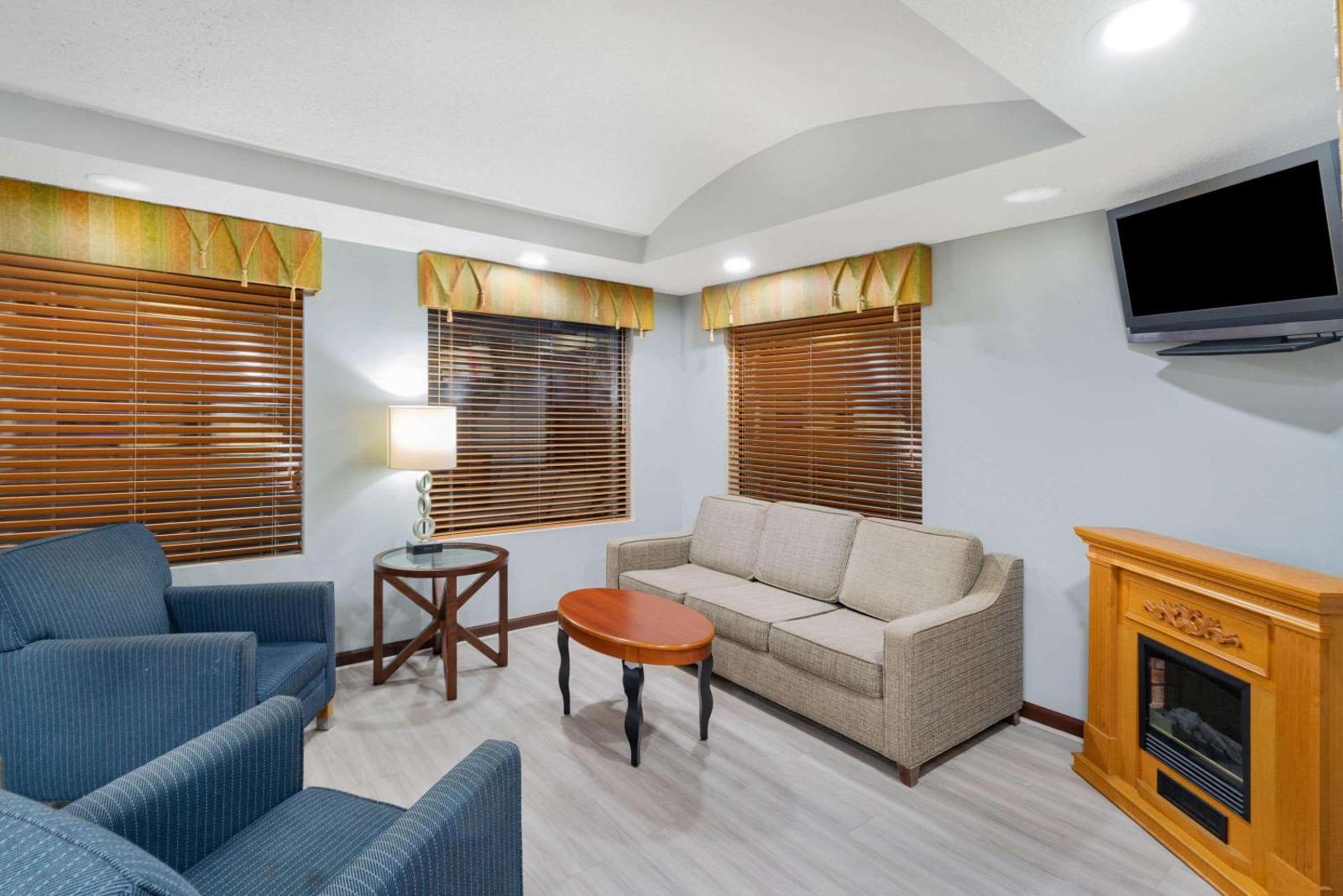 Popular attractions Area Nearby Property