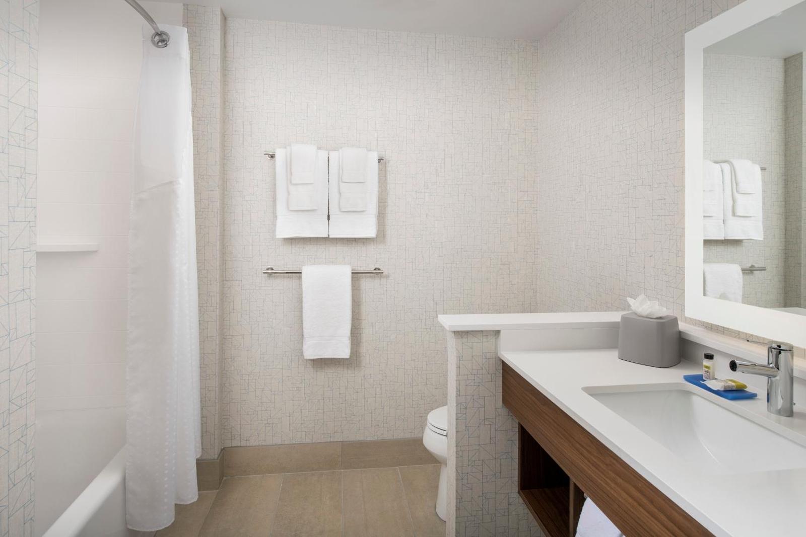Holiday Inn Express & Suites Kingsland I-95-Naval Base Area an IHG Hotel Main image 1