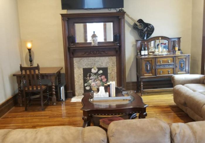 Kahn Hotel Main image 1