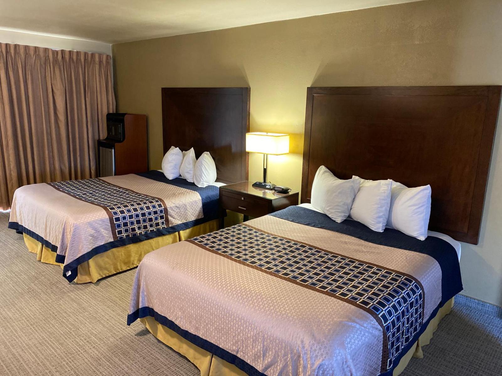 Queen Room with Two Queen Beds - Non-Smoking