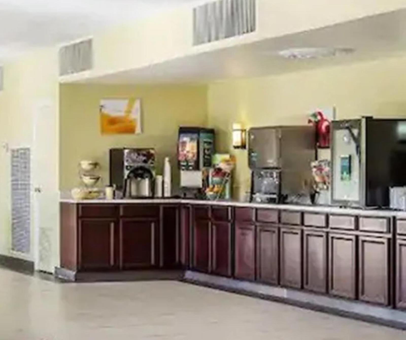 Baymont by Wyndham Walterboro Main image 1