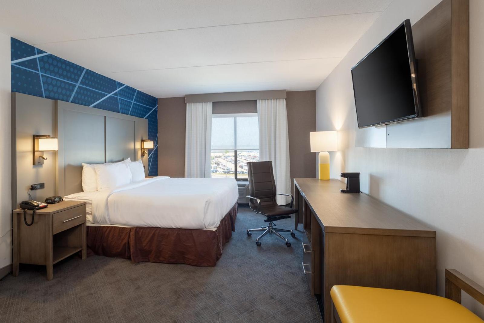 Days Hotel by Wyndham Buffalo Airport Main image 2