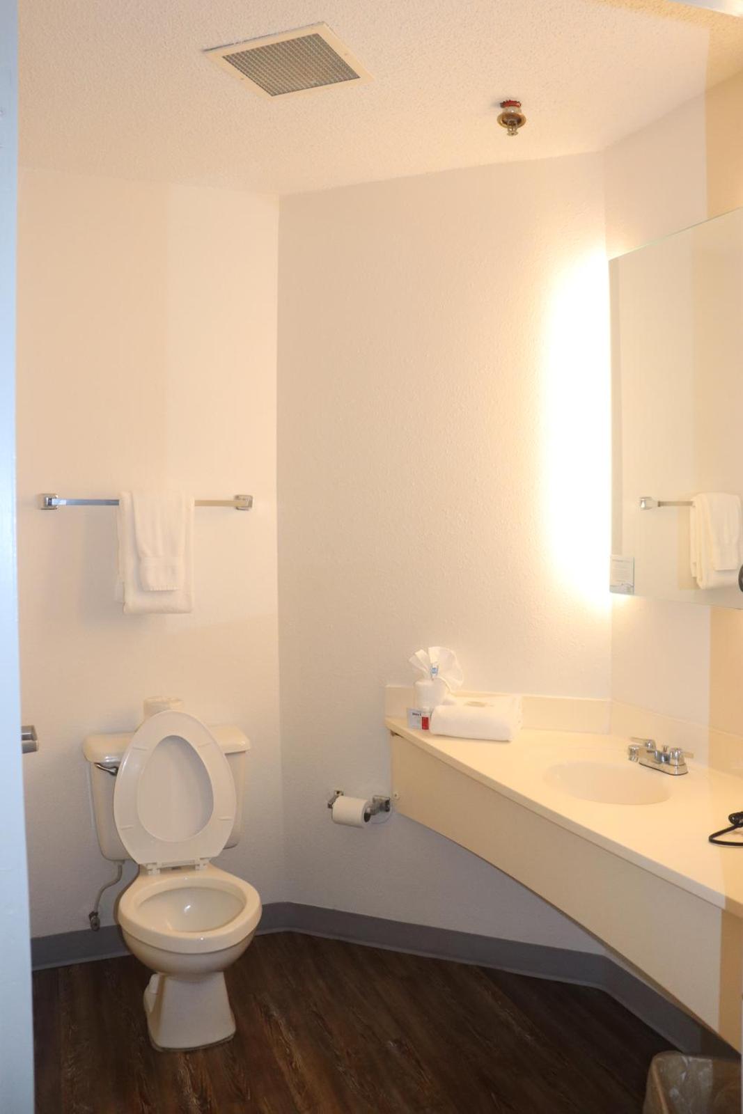 Howard Johnson by Wyndham Tifton Main image 2