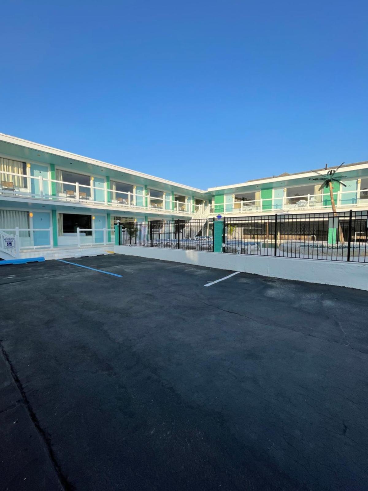 Mango Motel Main image 2