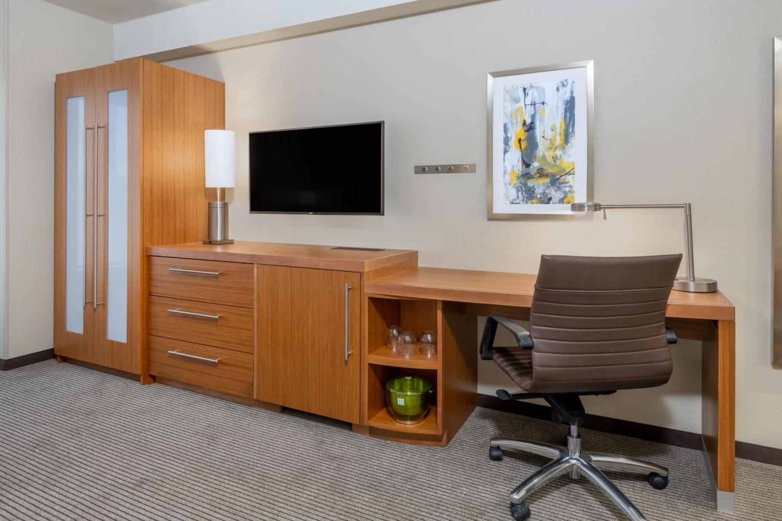 Hyatt Place San Jose Airport Main image 1