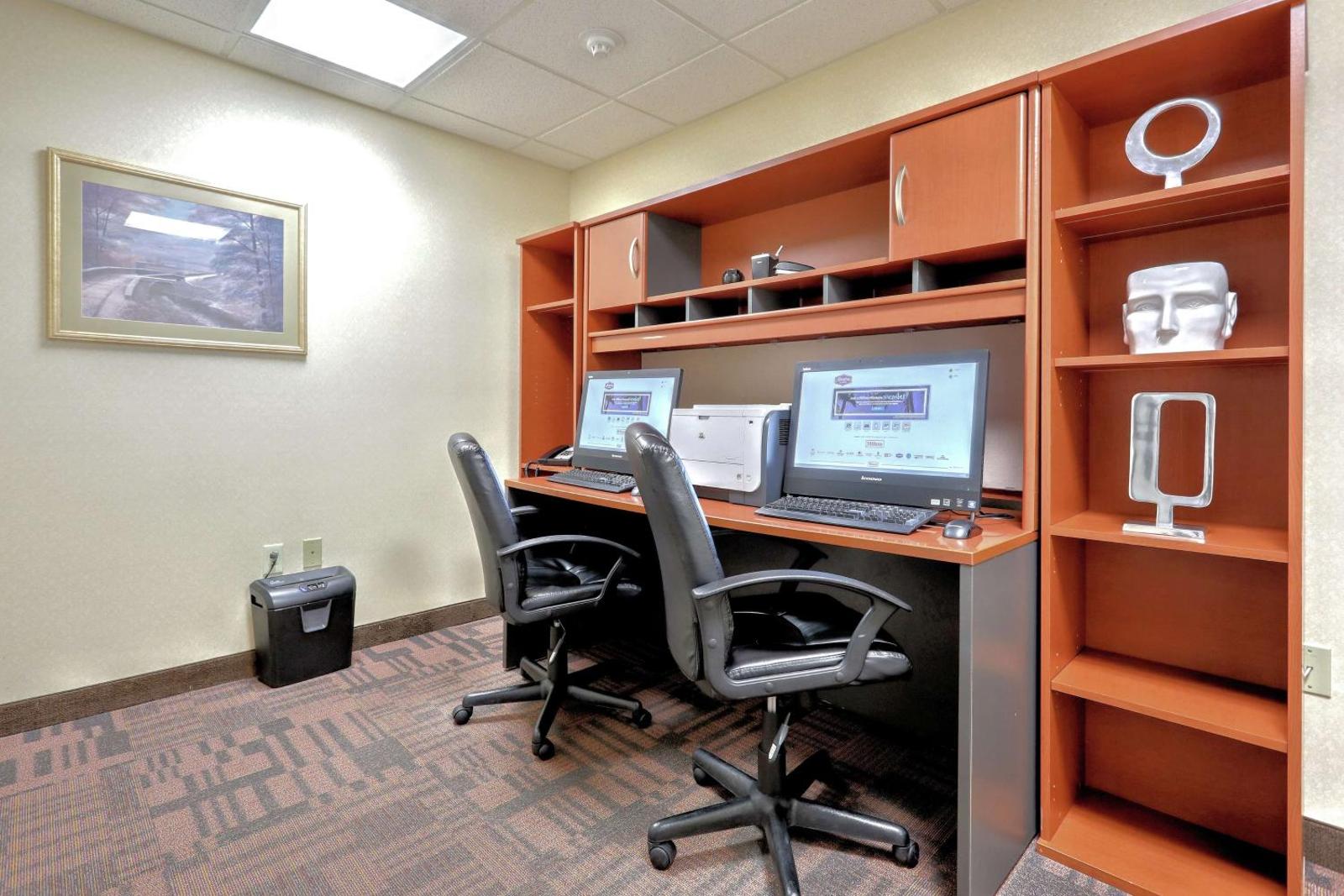 Hampton Inn Batavia Main image 2