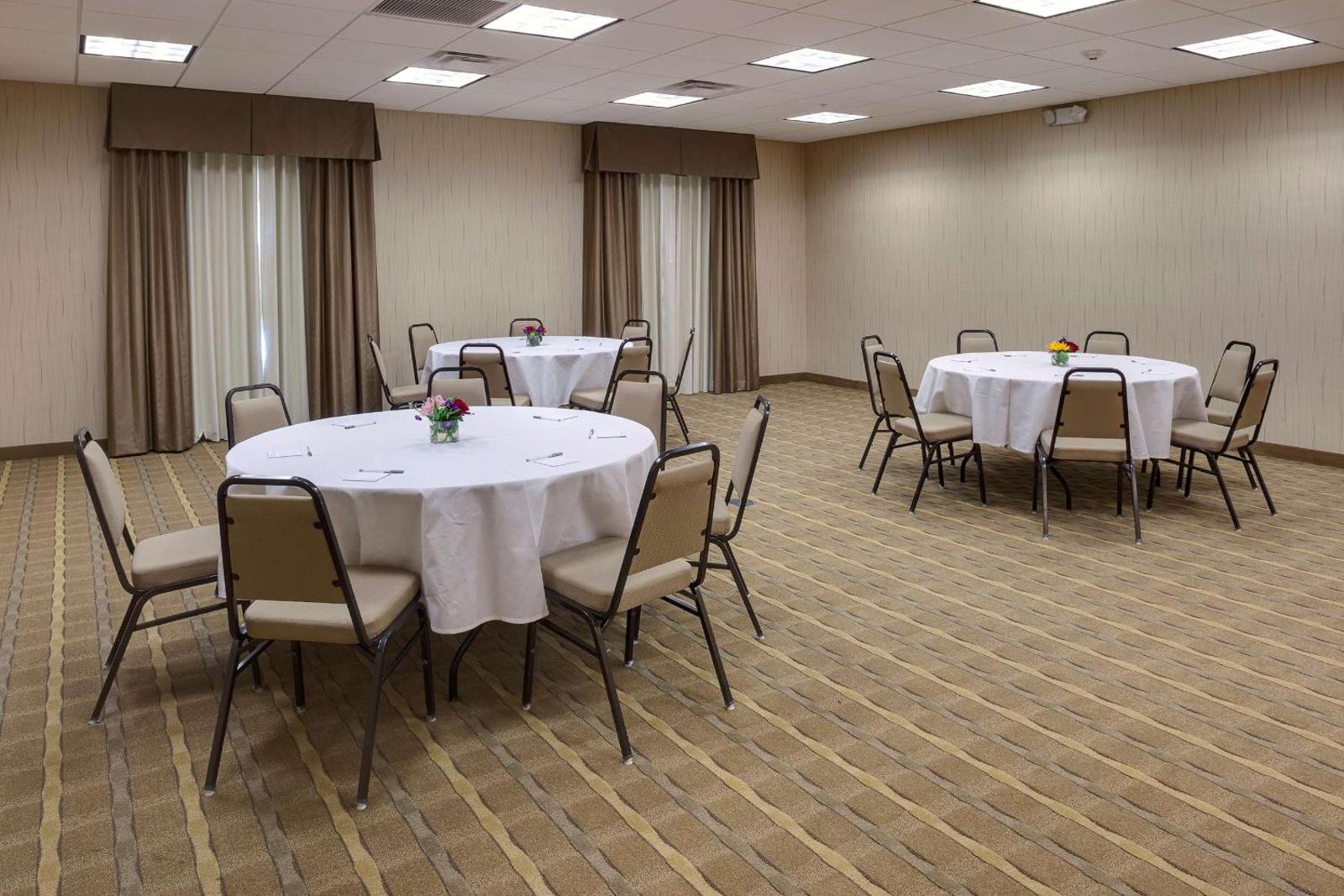 Hampton Inn & Suites Blythe CA Main image 2
