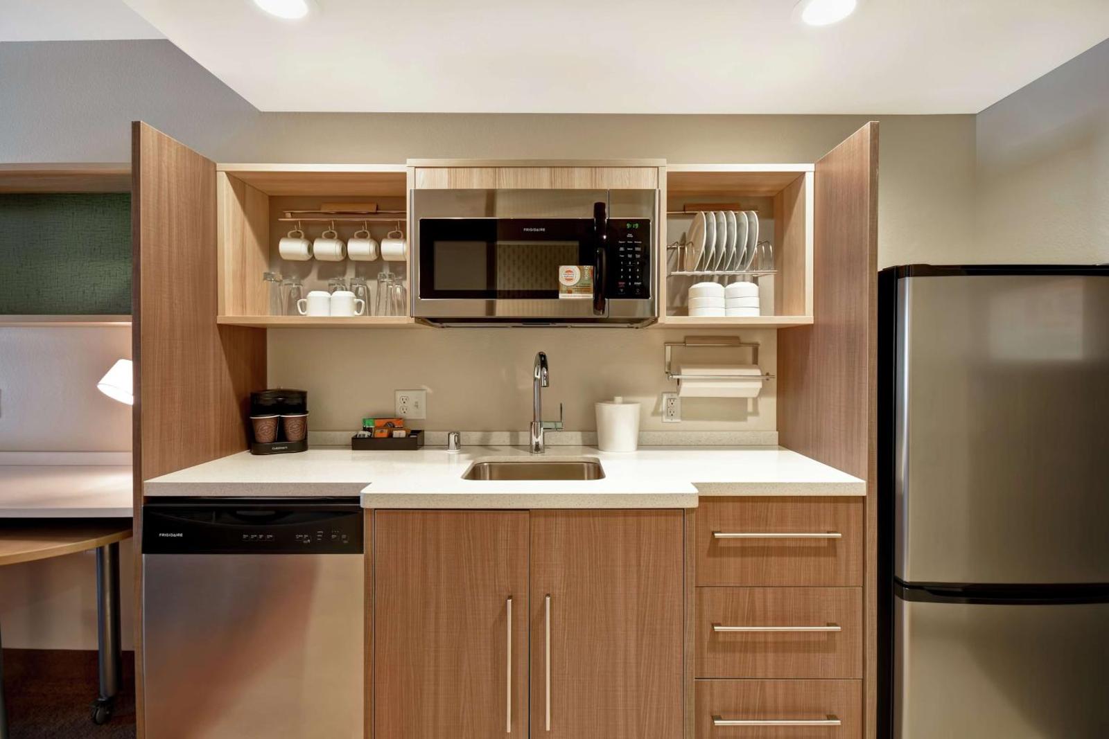 Home2 Suites by Hilton Victorville Main image 2