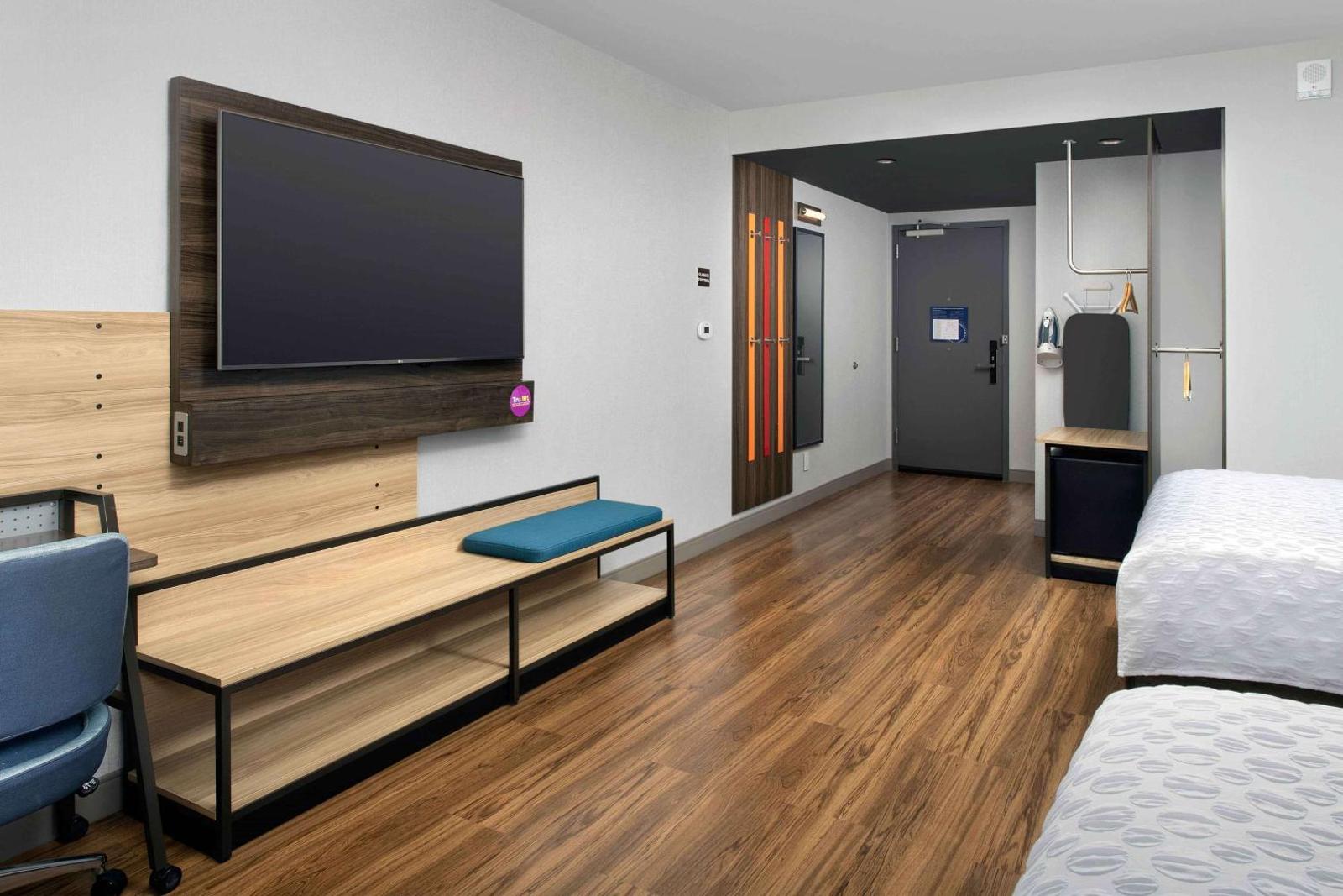 Popular attractions Area Nearby Property