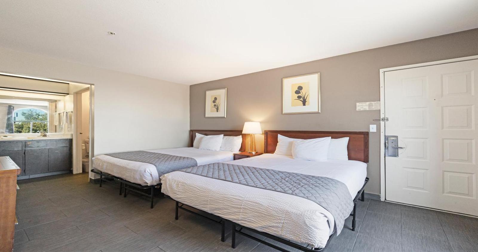 Queen Room with Two Queen Beds - Non-Smoking