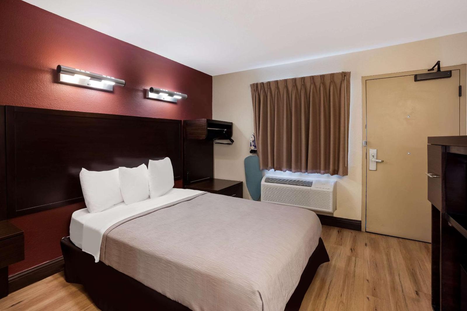 Room image 6