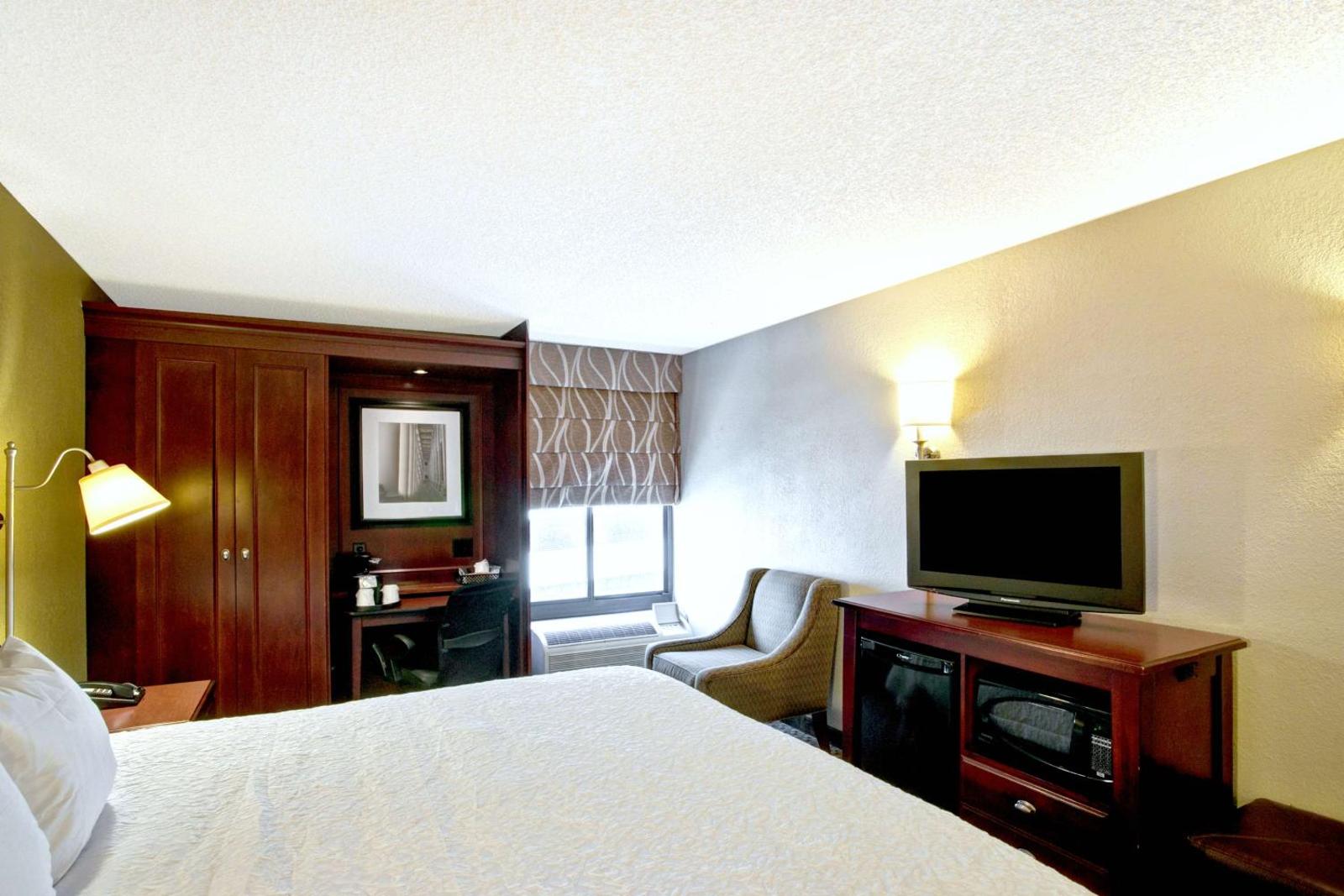 Popular attractions Area Nearby Property