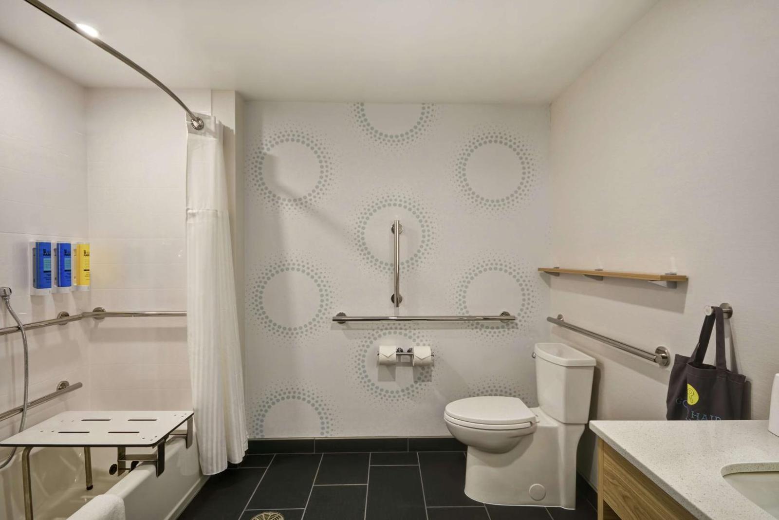 Tru By Hilton Beavercreek Dayton Main image 1