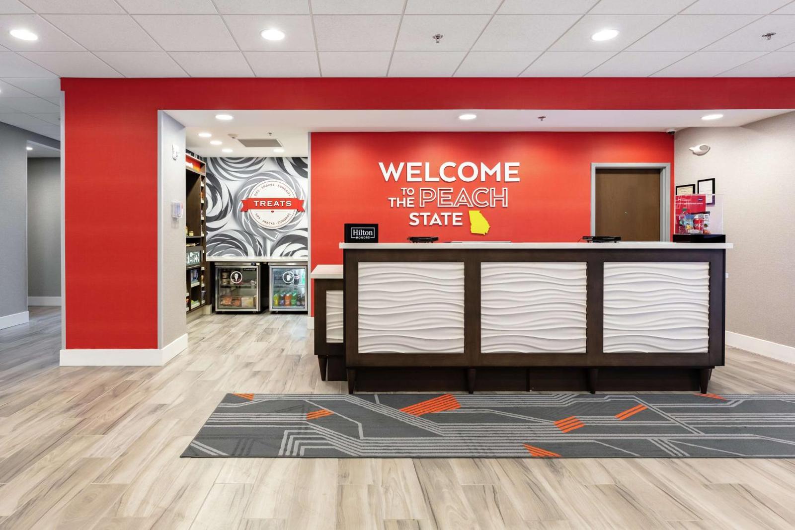 Hampton Inn Acworth Main image 2
