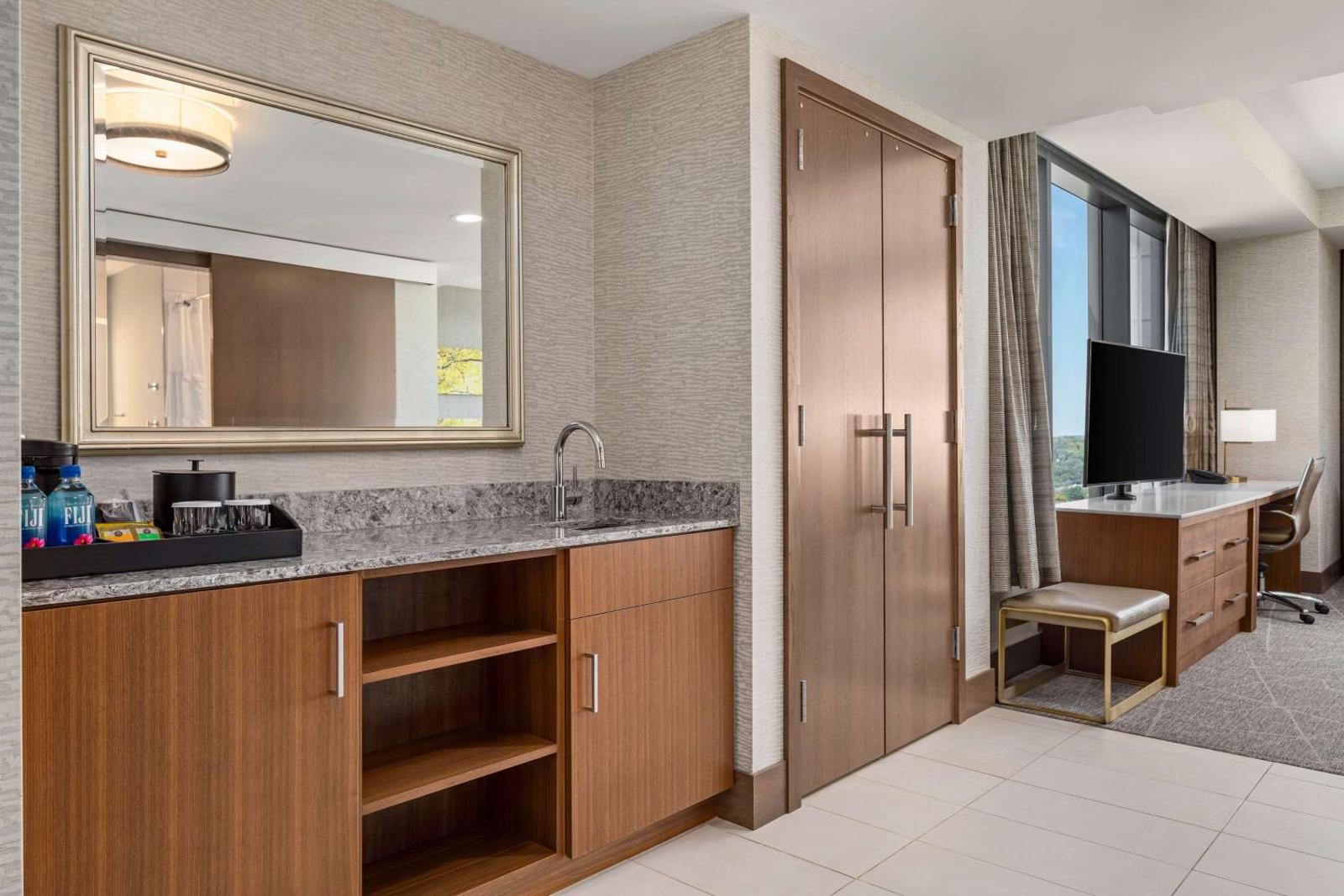 Hilton Rochester Mayo Clinic Area Main image 1