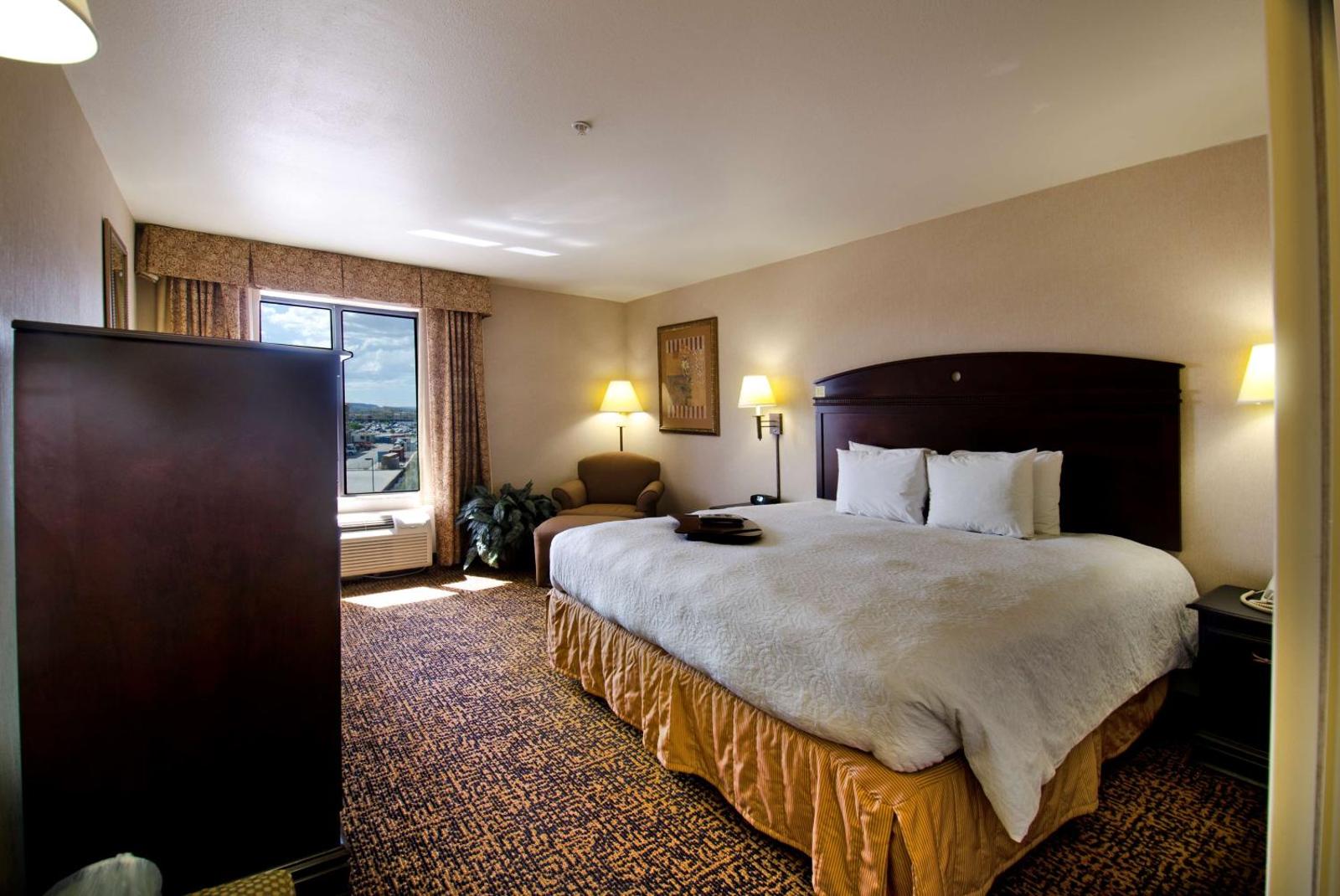 Popular attractions Area Nearby Property