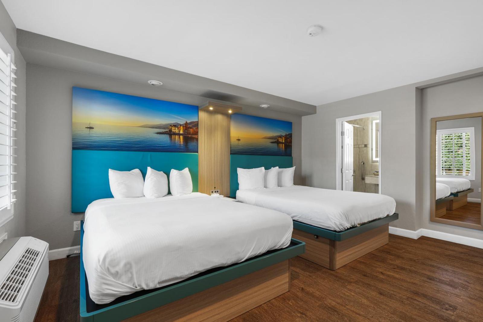 Queen Room with Two Queen Beds - Non-Smoking