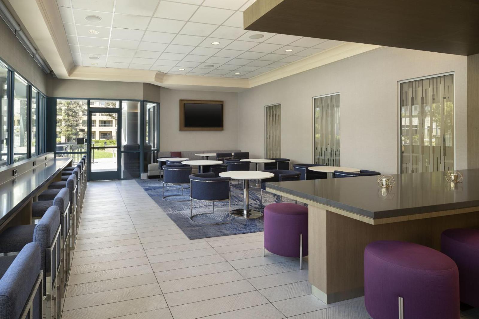 Costa Mesa Marriott Main image 1