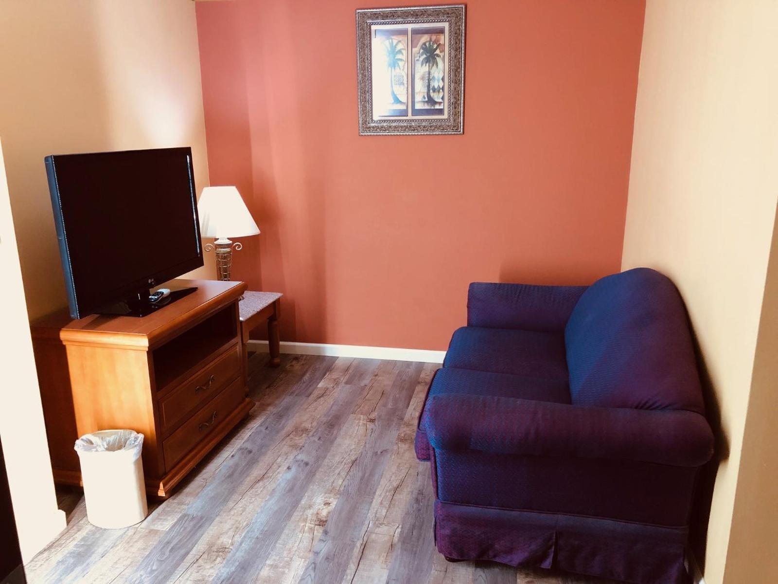 Mountain Inn & Suites-DUNLAP Main image 1